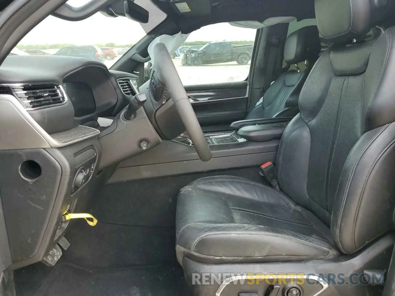 7 Photograph of a damaged car 1C4SJUBT1NS147394 JEEP WAGONEER 2022