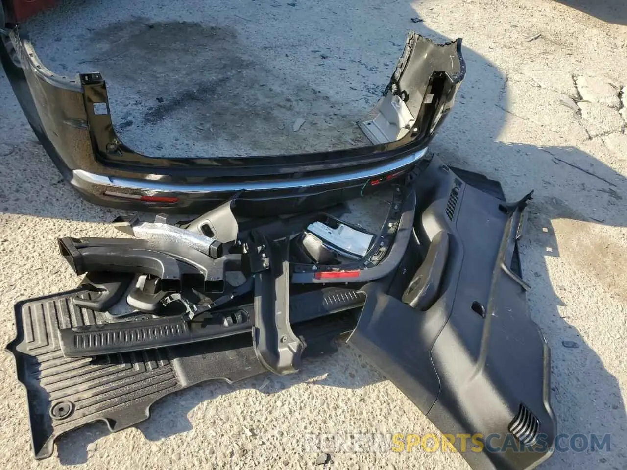 13 Photograph of a damaged car 1C4SJUBT2NS168092 JEEP WAGONEER 2022
