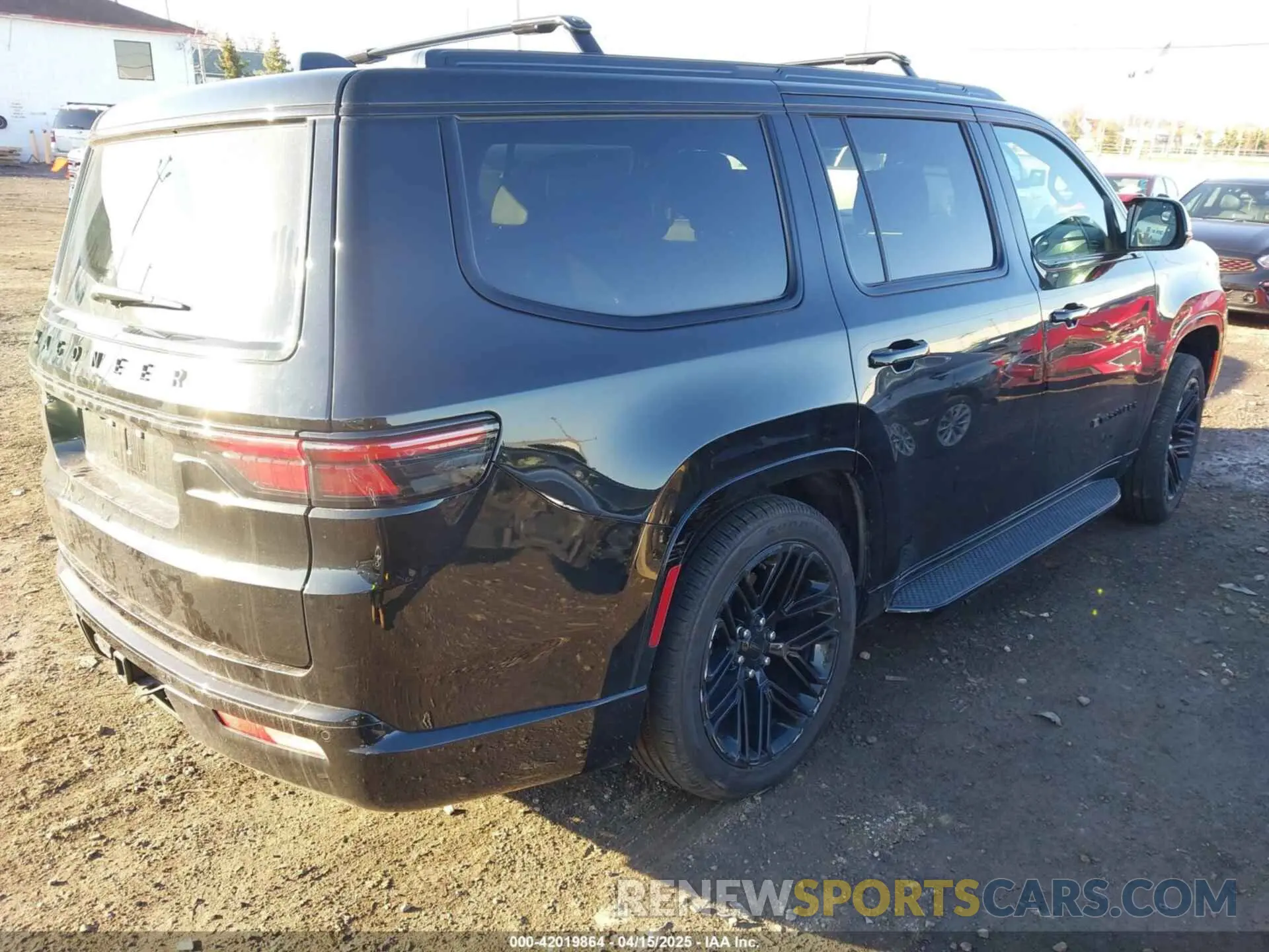 4 Photograph of a damaged car 1C4SJVAT9NS213925 JEEP WAGONEER 2022