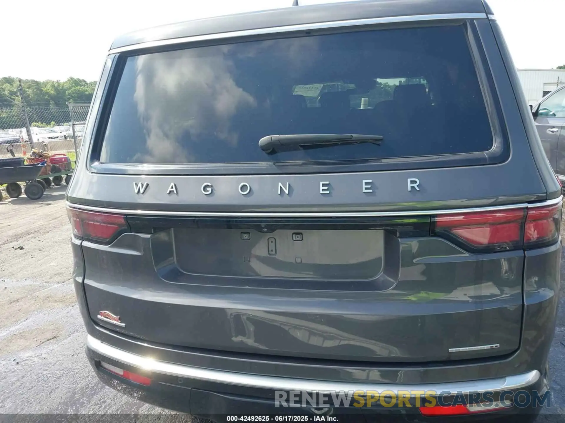 16 Photograph of a damaged car 1C4SJVBT1NS135171 JEEP WAGONEER 2022