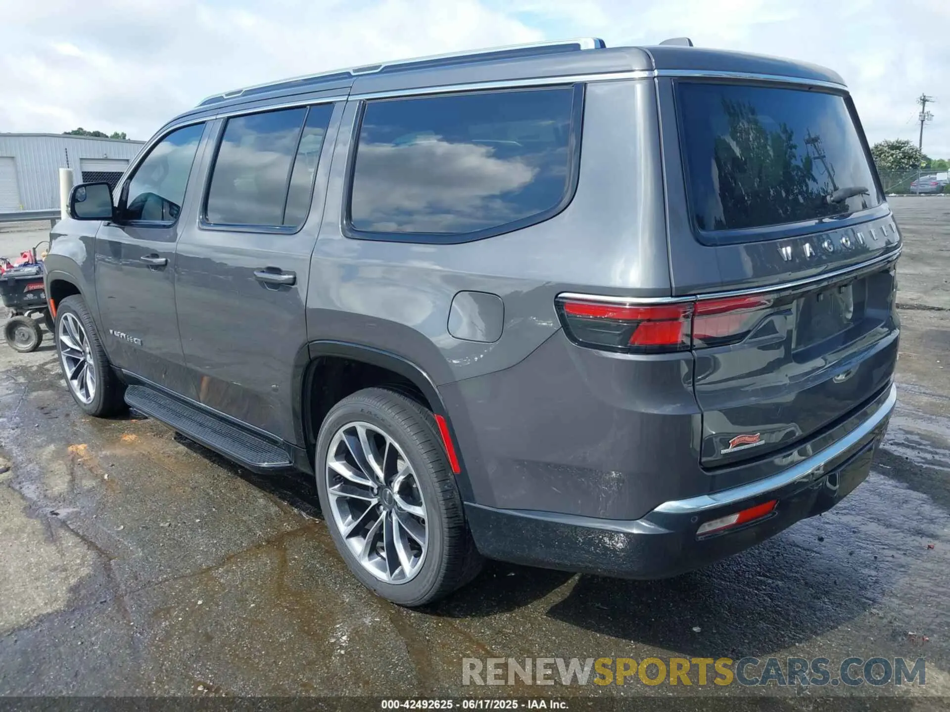 3 Photograph of a damaged car 1C4SJVBT1NS135171 JEEP WAGONEER 2022