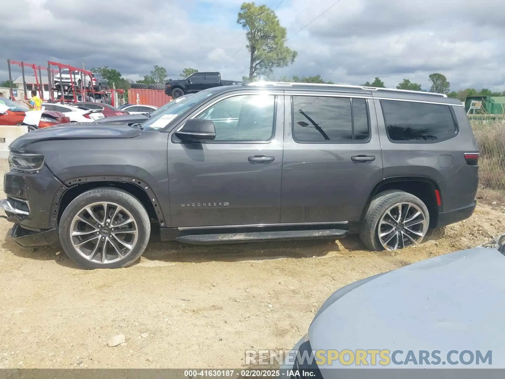 14 Photograph of a damaged car 1C4SJVBT1NS160071 JEEP WAGONEER 2022
