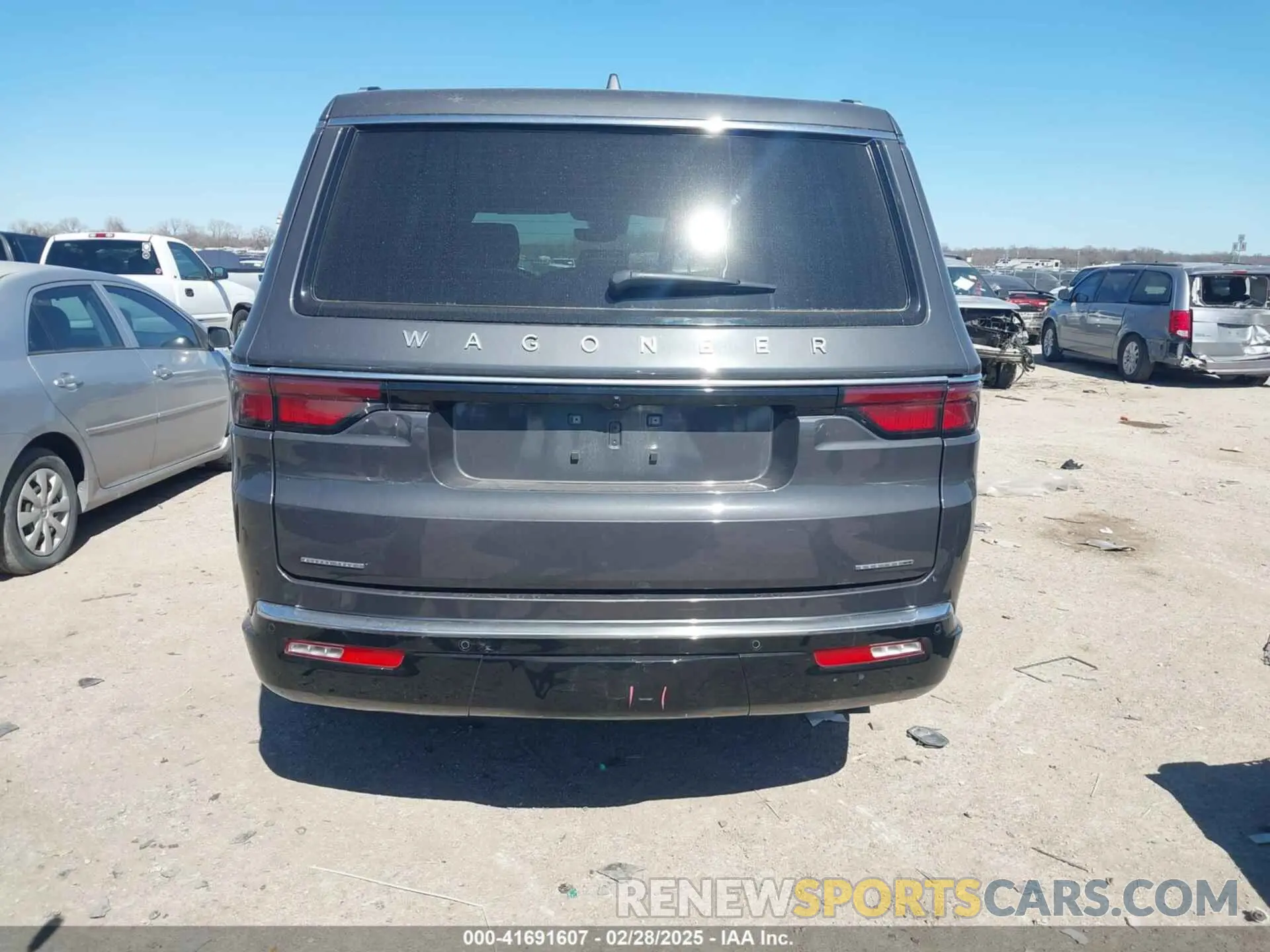 16 Photograph of a damaged car 1C4SJVBT2NS135499 JEEP WAGONEER 2022