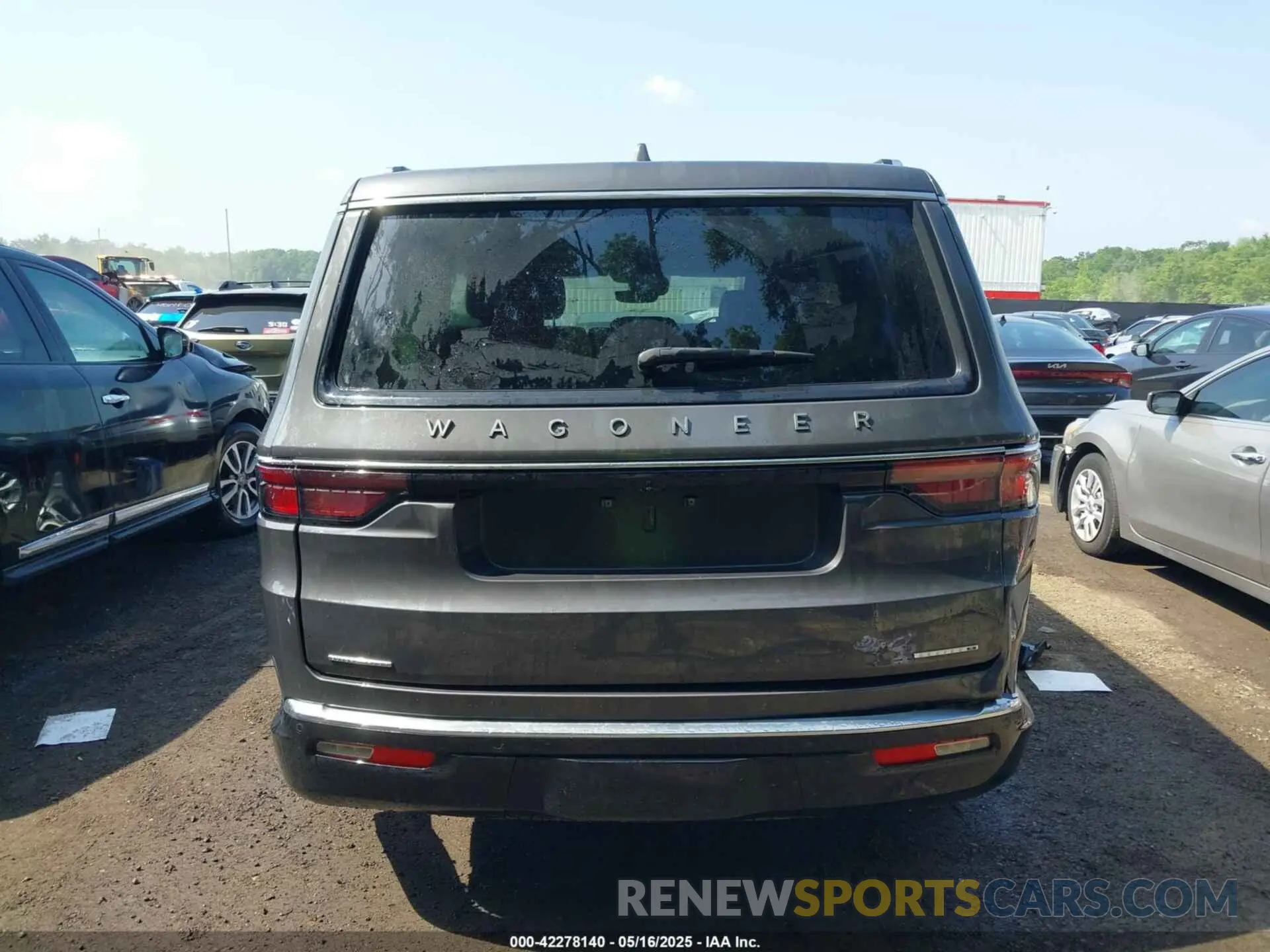 16 Photograph of a damaged car 1C4SJVBT4NS124701 JEEP WAGONEER 2022