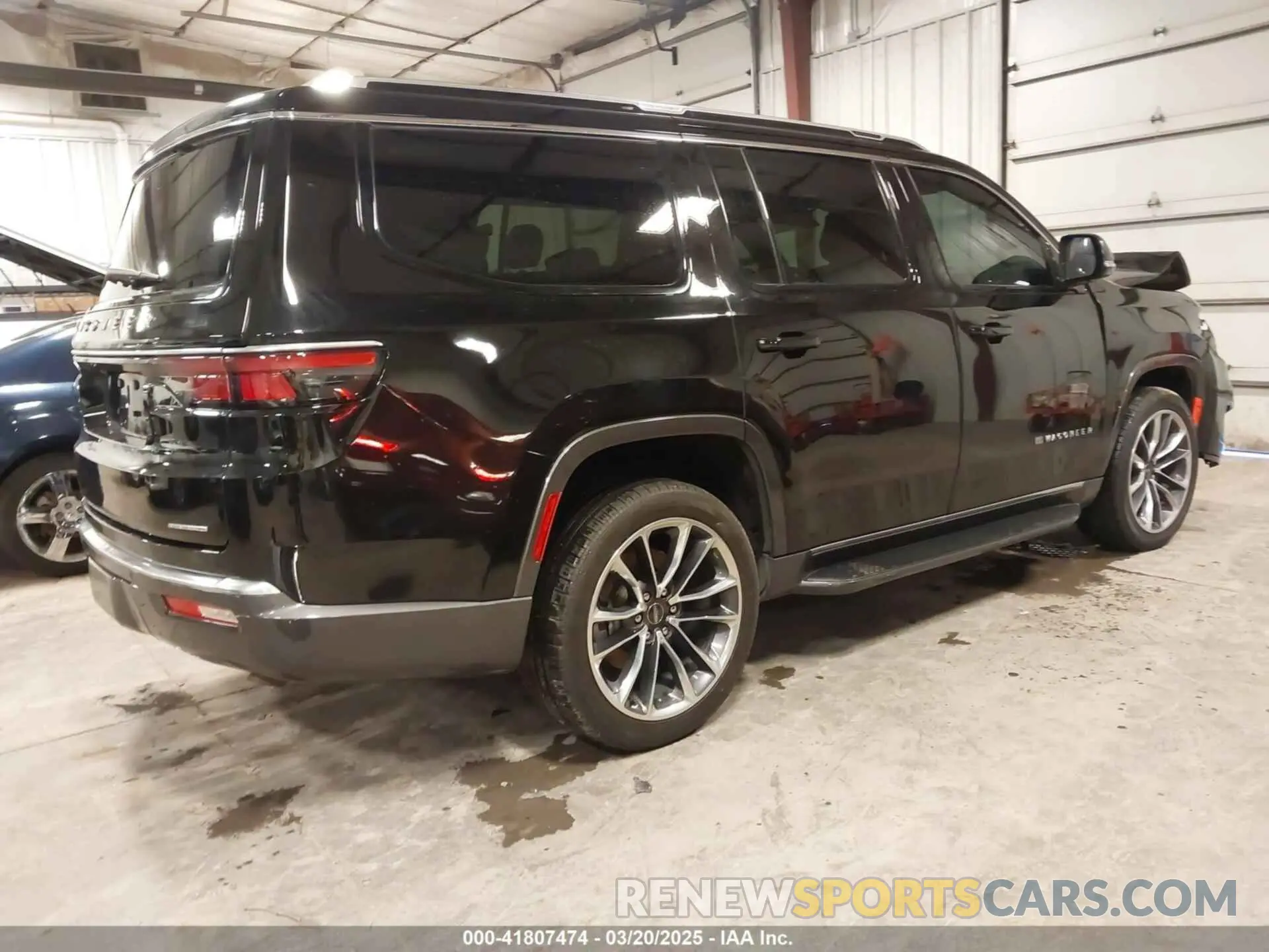 4 Photograph of a damaged car 1C4SJVBT5NS127476 JEEP WAGONEER 2022