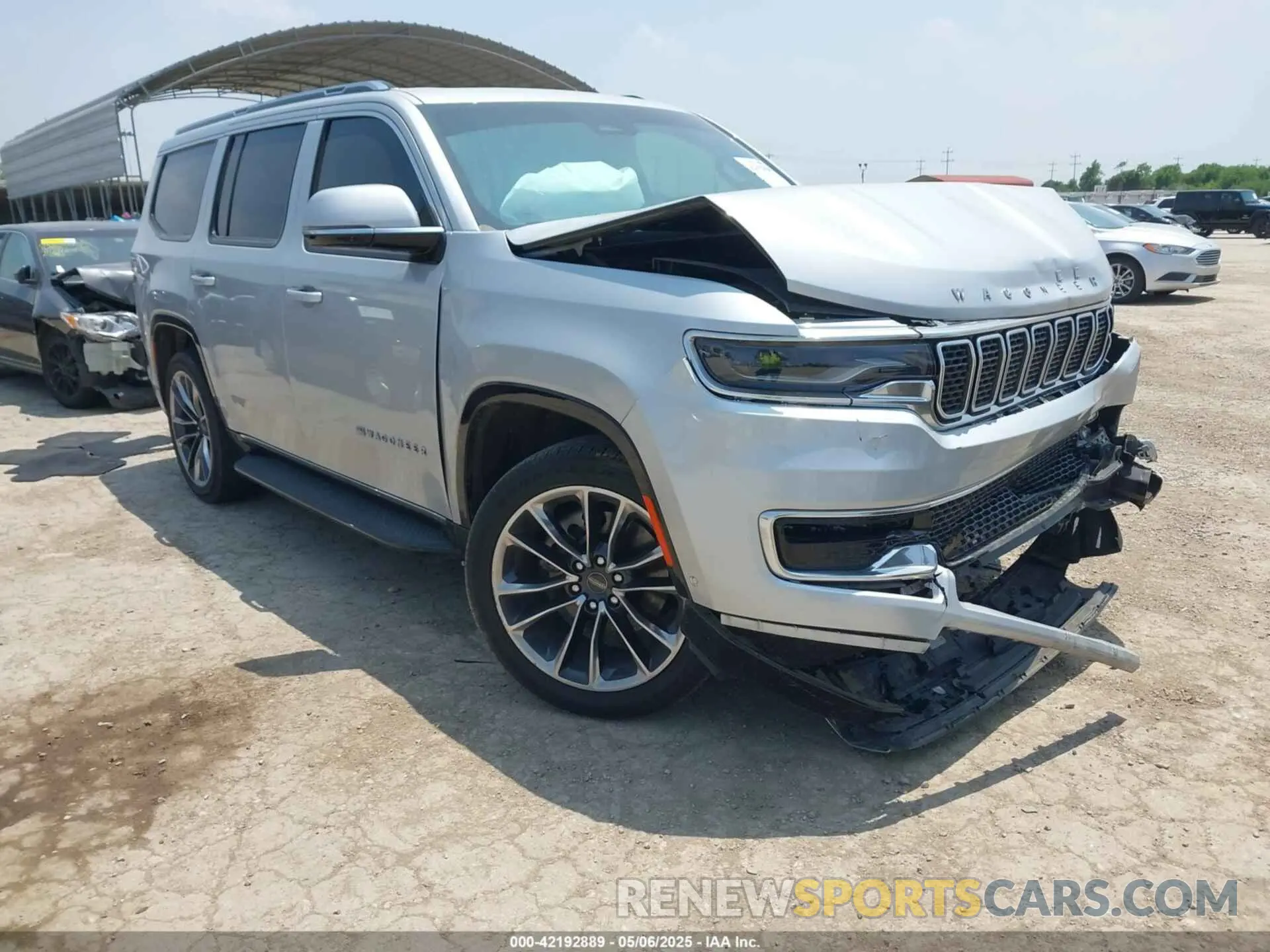 1 Photograph of a damaged car 1C4SJVBT6NS205330 JEEP WAGONEER 2022