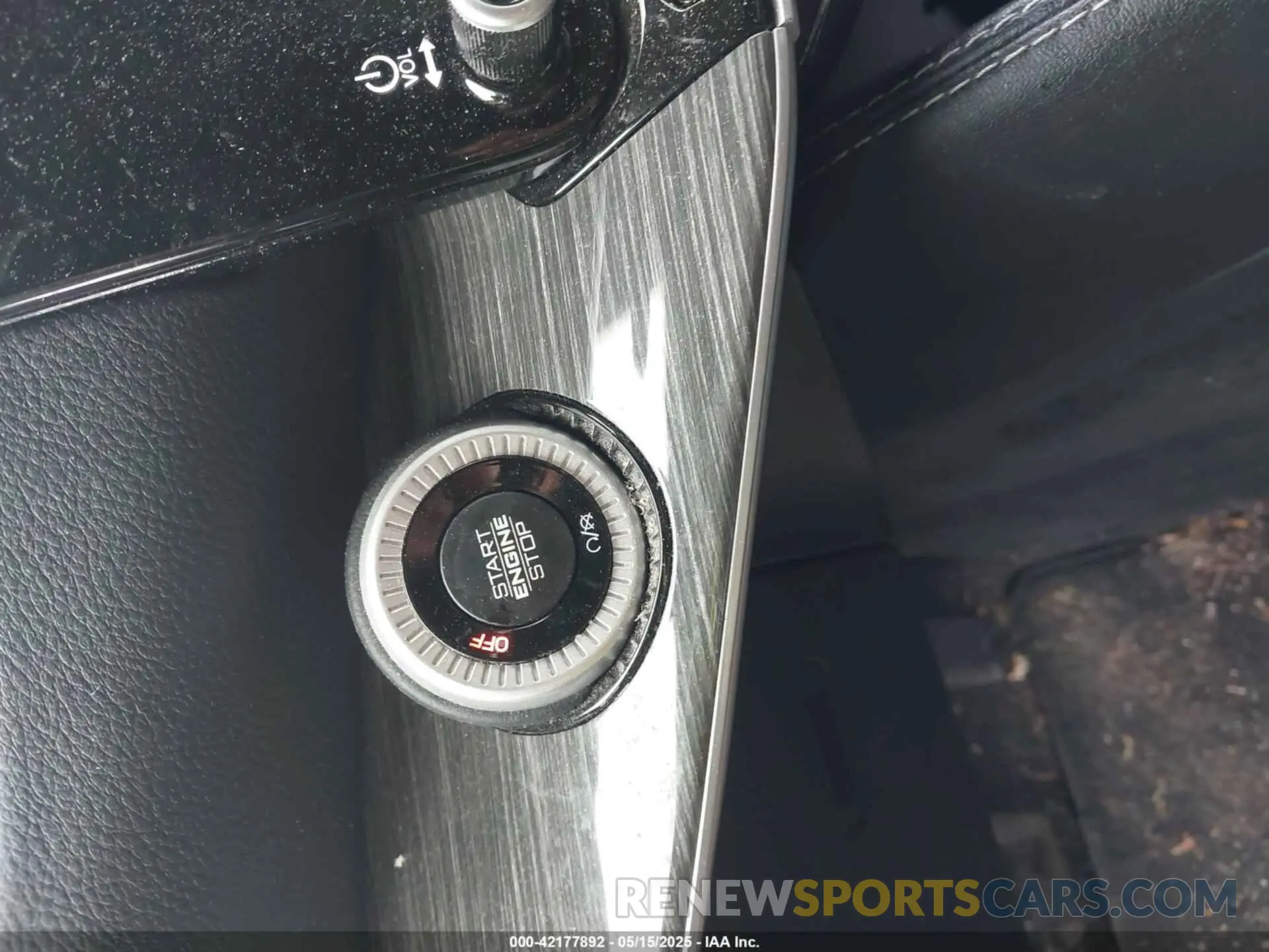 11 Photograph of a damaged car 1C4SJVBT7NS112509 JEEP WAGONEER 2022