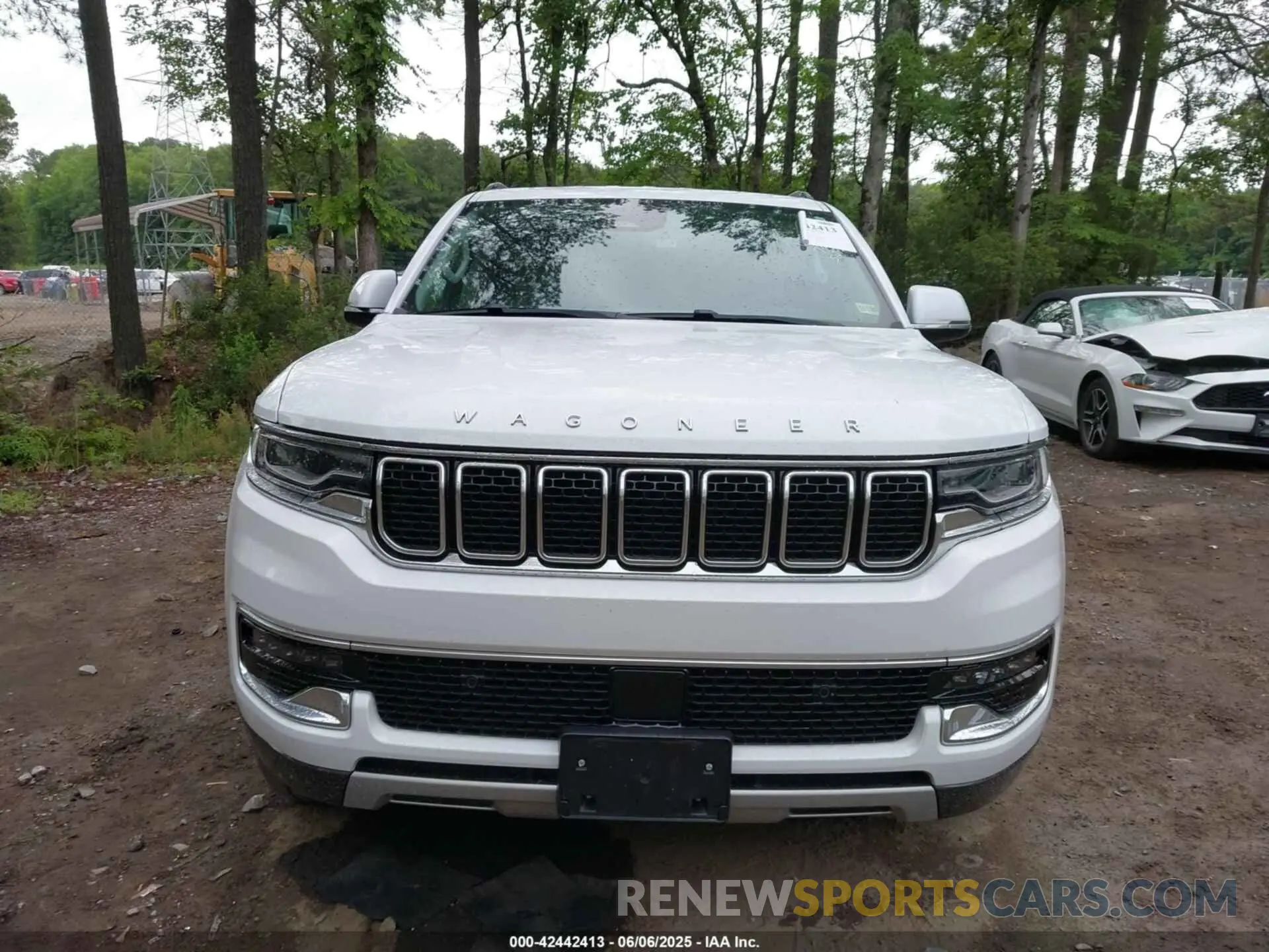 13 Photograph of a damaged car 1C4SJVBTXNS178729 JEEP WAGONEER 2022