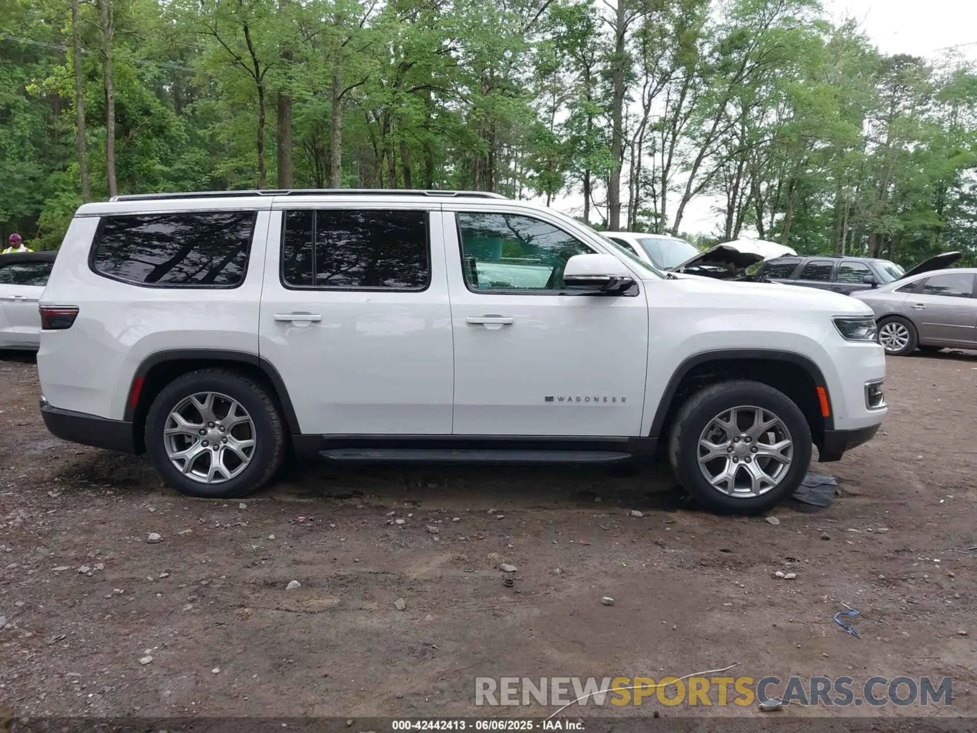 14 Photograph of a damaged car 1C4SJVBTXNS178729 JEEP WAGONEER 2022