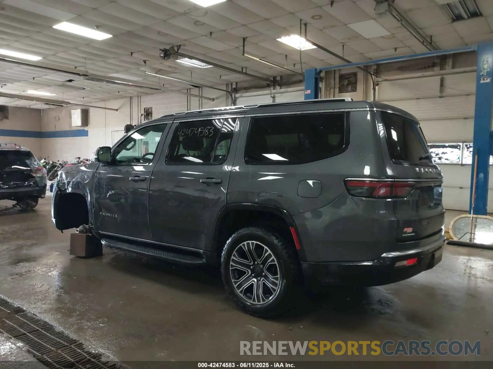 3 Photograph of a damaged car 1C4SJVDT0NS140861 JEEP WAGONEER 2022