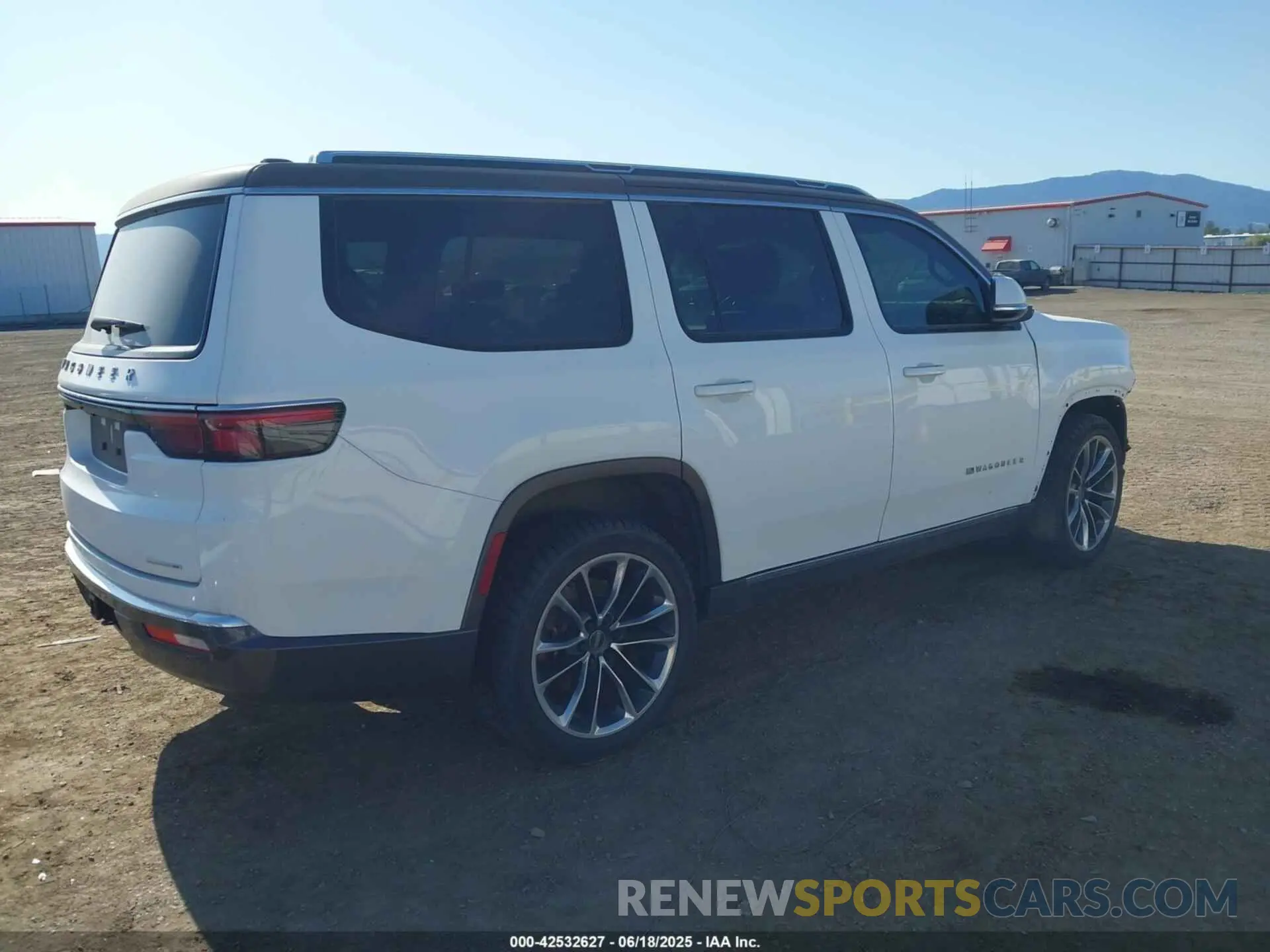4 Photograph of a damaged car 1C4SJVDT1NS114768 JEEP WAGONEER 2022