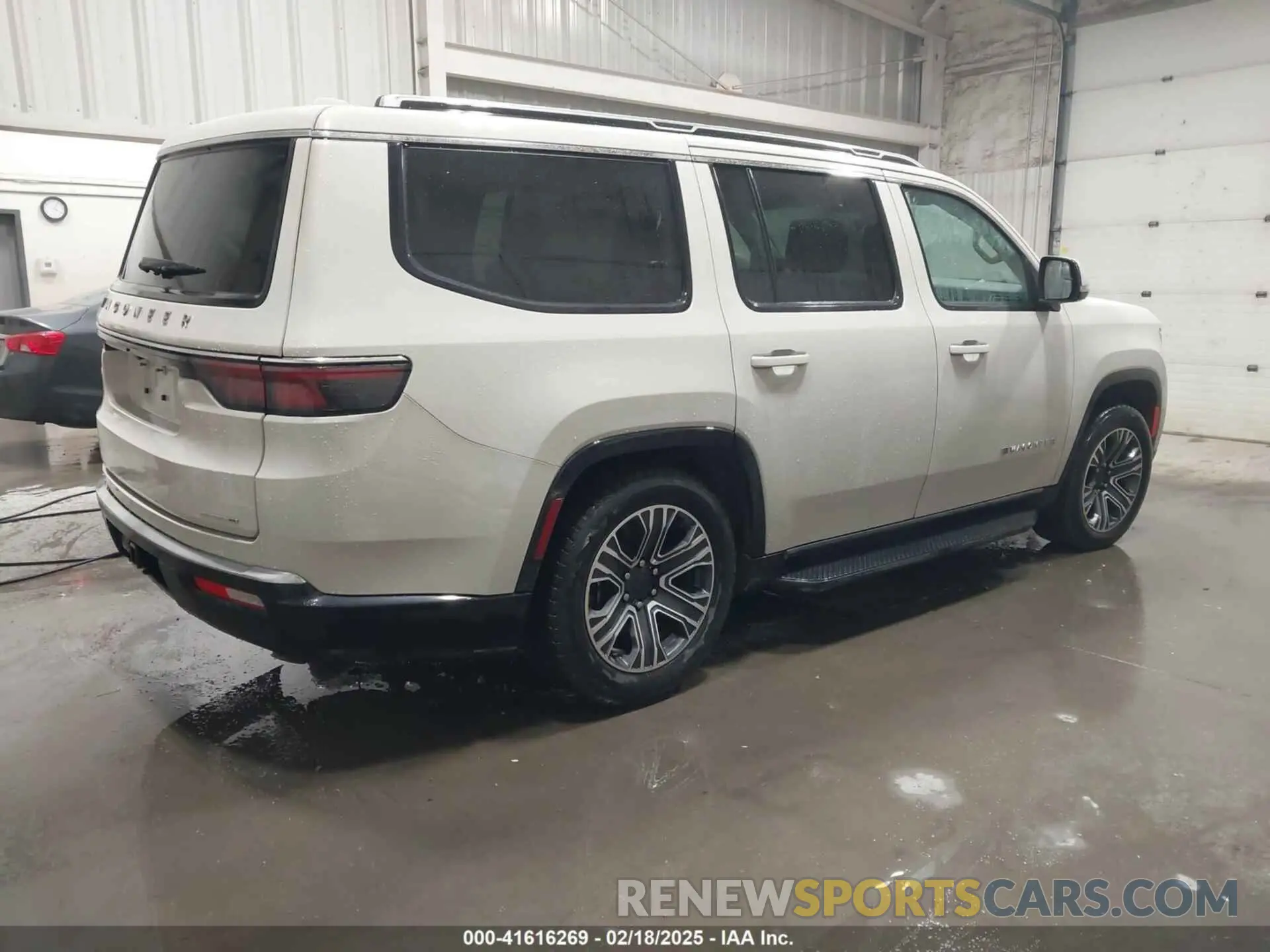 4 Photograph of a damaged car 1C4SJVDT1NS202932 JEEP WAGONEER 2022