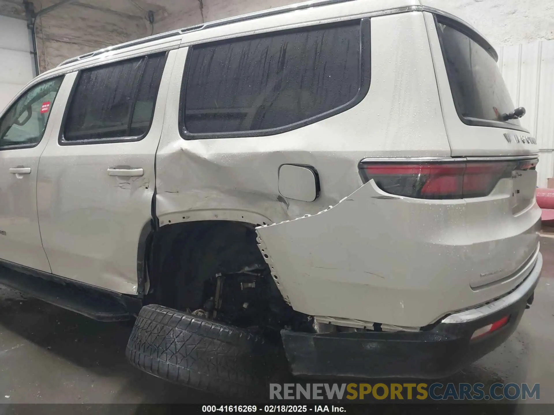 6 Photograph of a damaged car 1C4SJVDT1NS202932 JEEP WAGONEER 2022