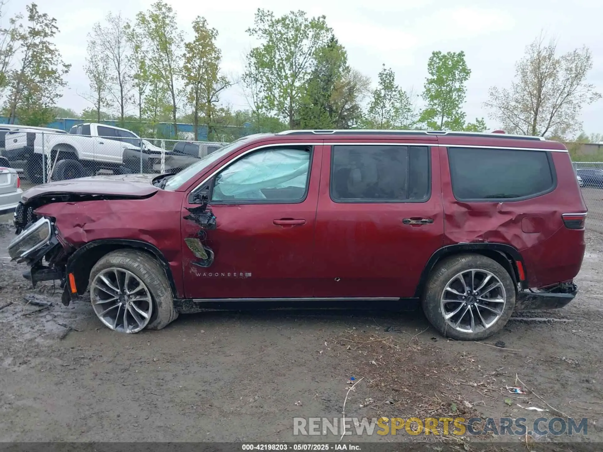14 Photograph of a damaged car 1C4SJVDT1NS227765 JEEP WAGONEER 2022