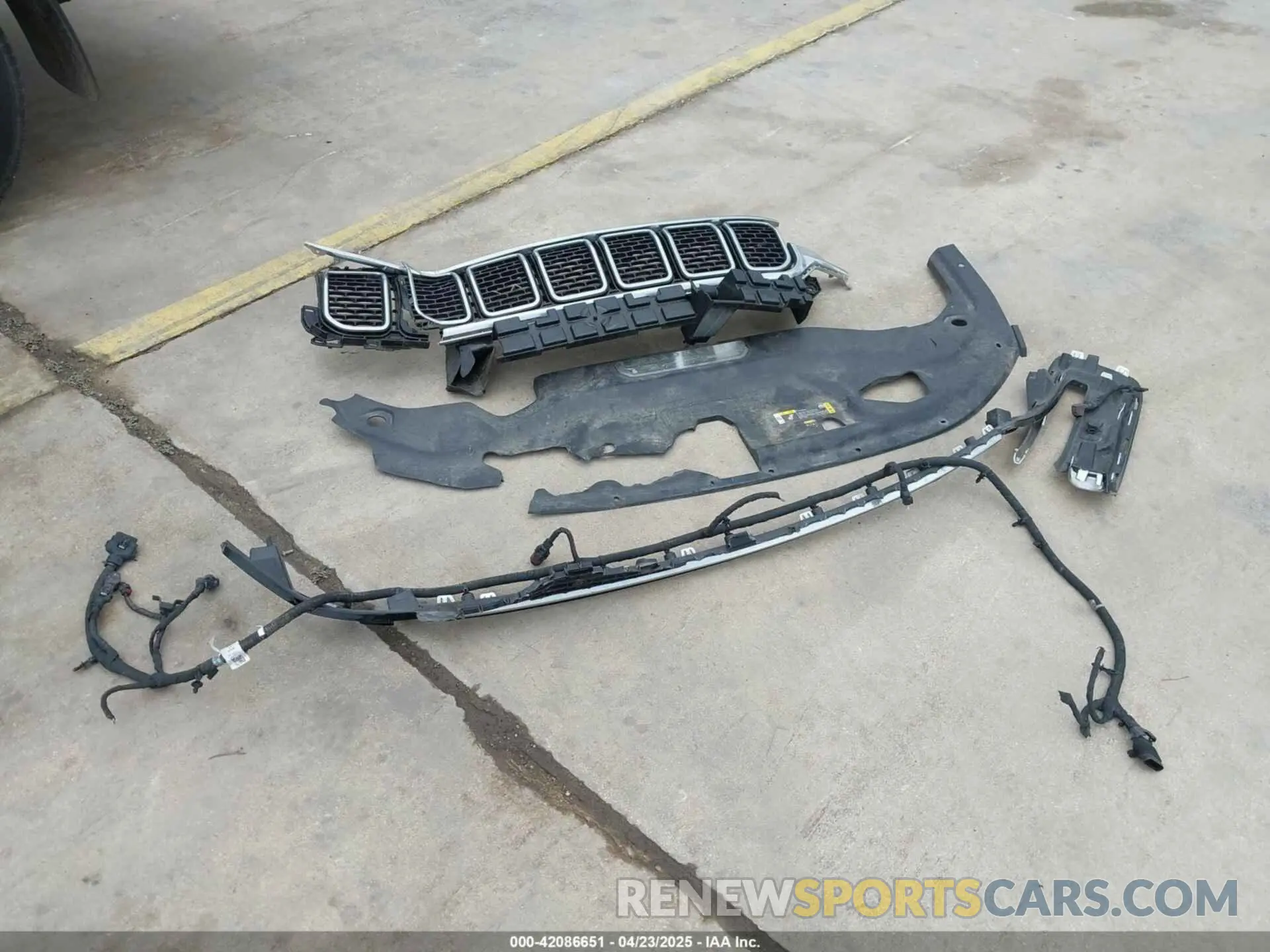 12 Photograph of a damaged car 1C4SJVDT7NS123927 JEEP WAGONEER 2022