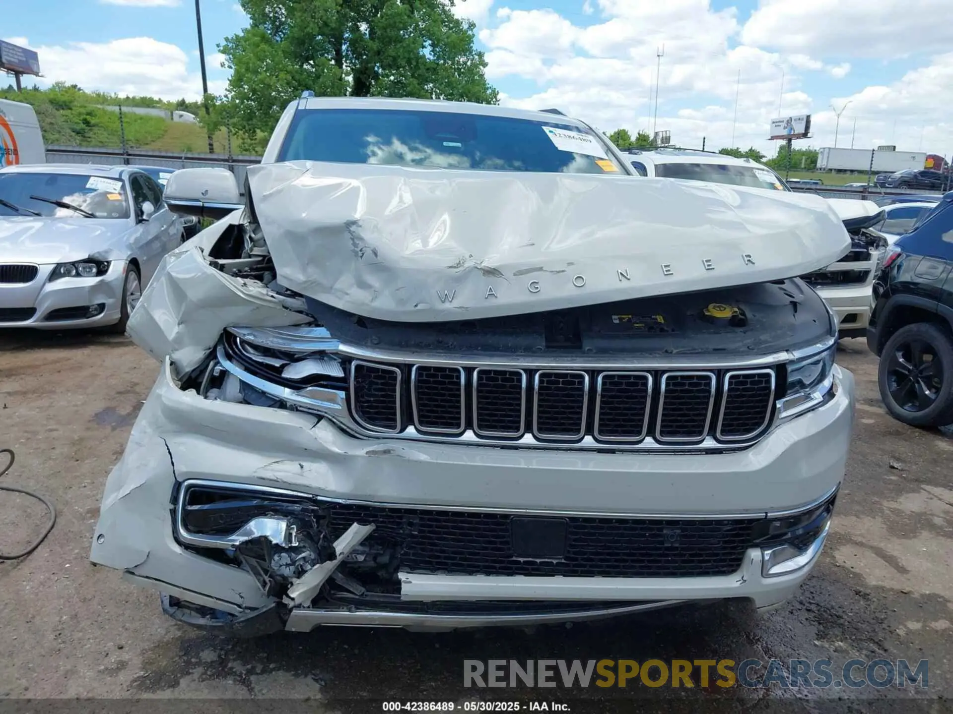 13 Photograph of a damaged car 1C4SJVDT9NS137506 JEEP WAGONEER 2022
