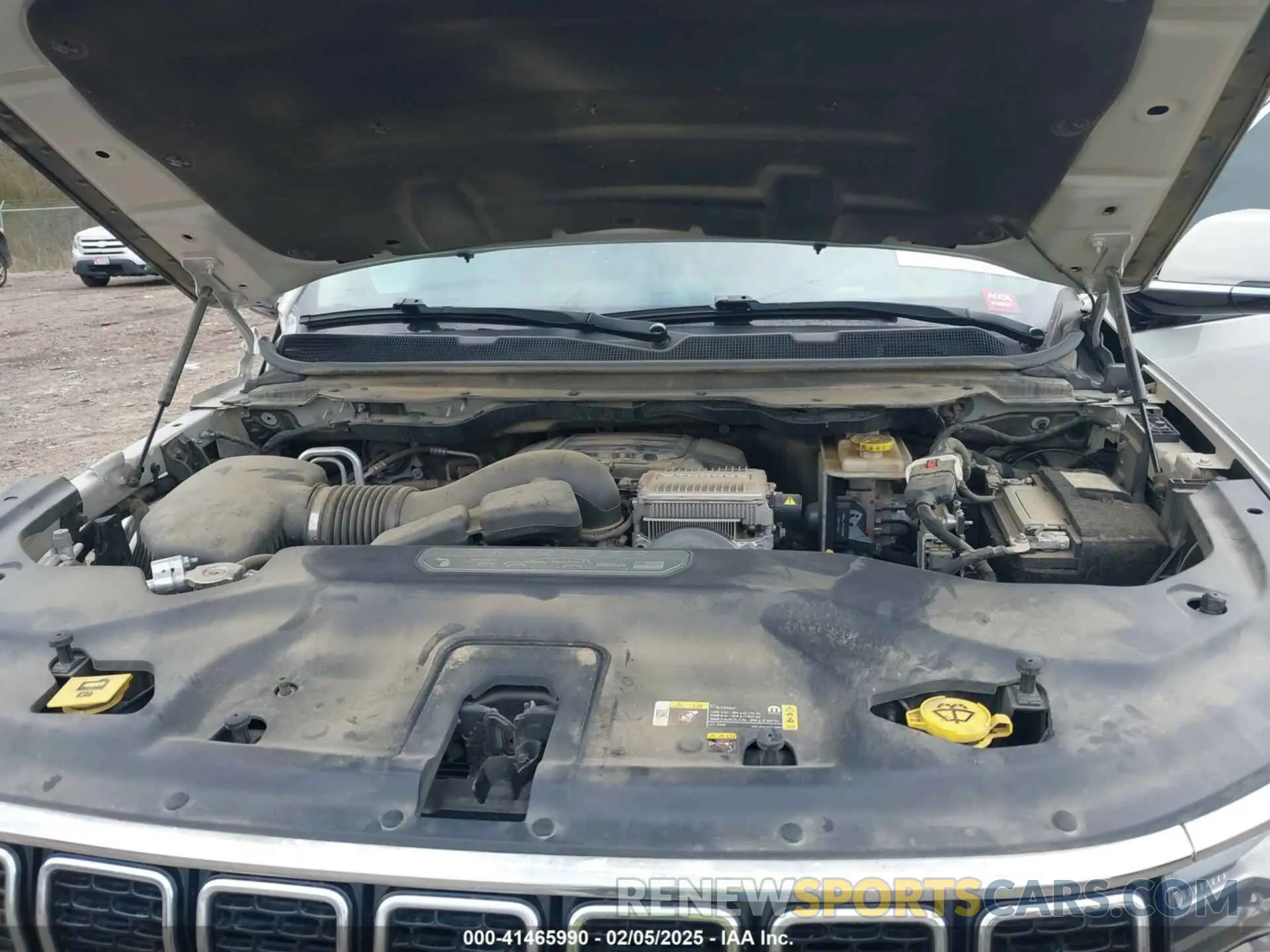 10 Photograph of a damaged car 1C4SJVDTXNS205425 JEEP WAGONEER 2022