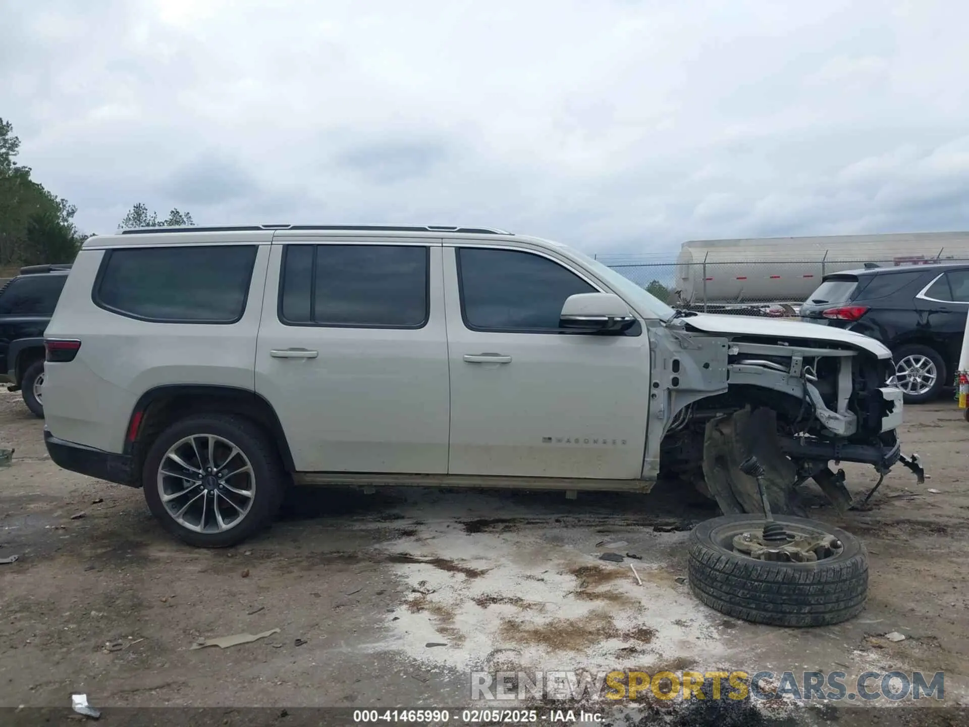 14 Photograph of a damaged car 1C4SJVDTXNS205425 JEEP WAGONEER 2022