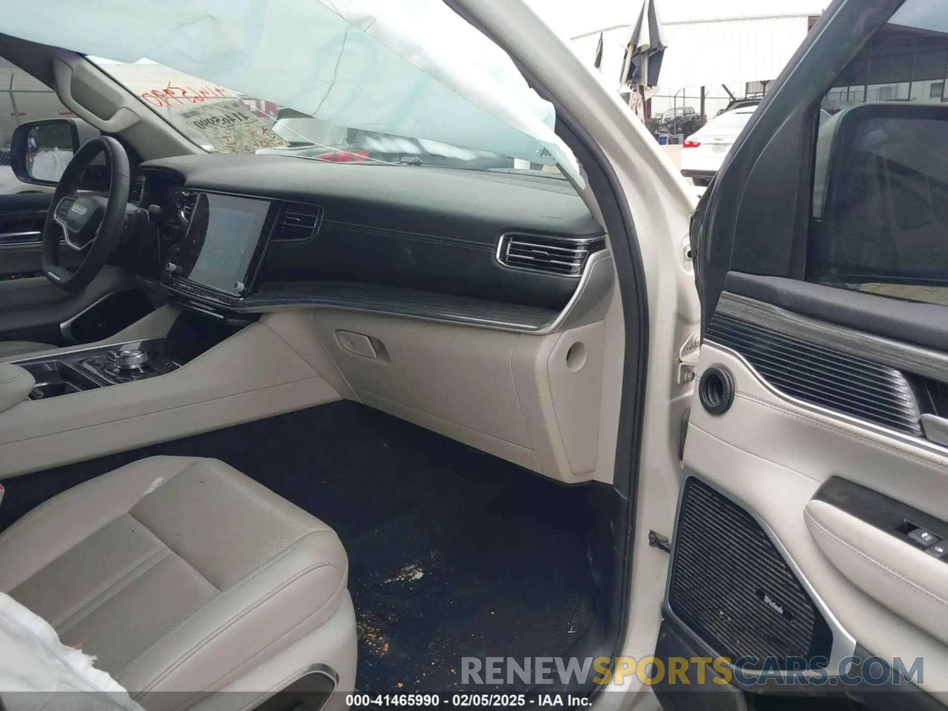 5 Photograph of a damaged car 1C4SJVDTXNS205425 JEEP WAGONEER 2022