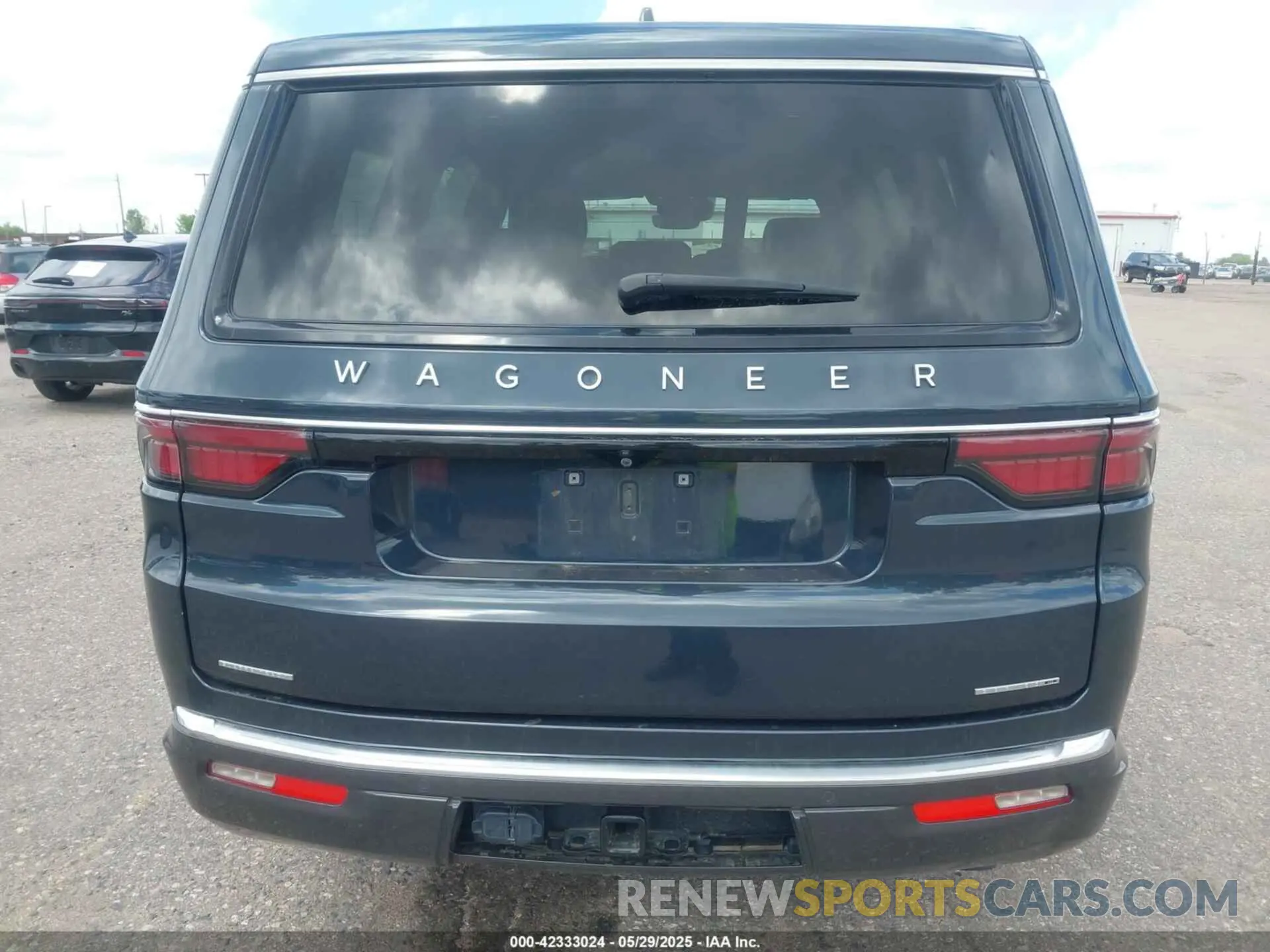 16 Photograph of a damaged car 1C4SJVDTXNS227036 JEEP WAGONEER 2022