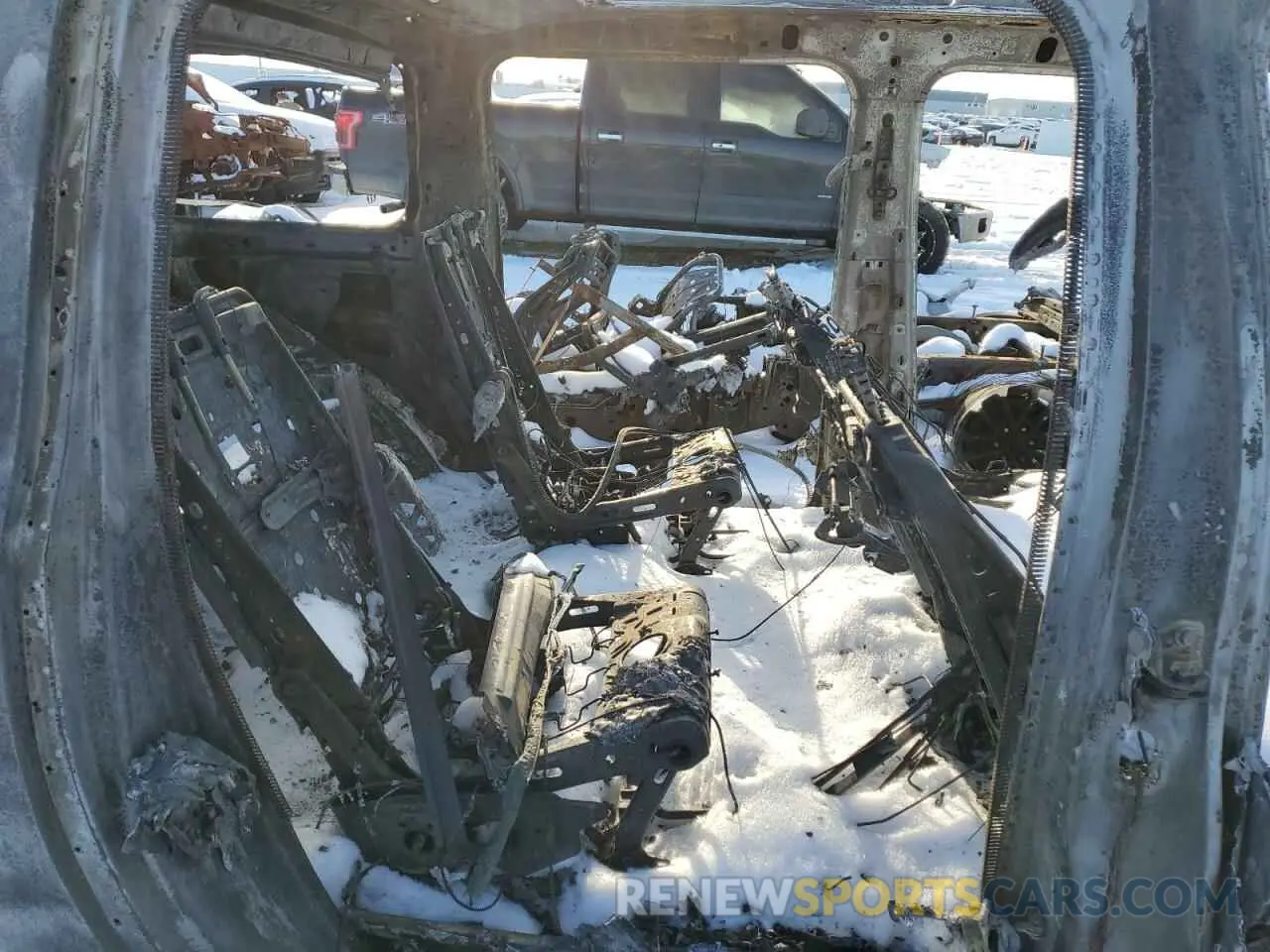 11 Photograph of a damaged car 1C4SJSDPXPS543072 JEEP WAGONEER 2023