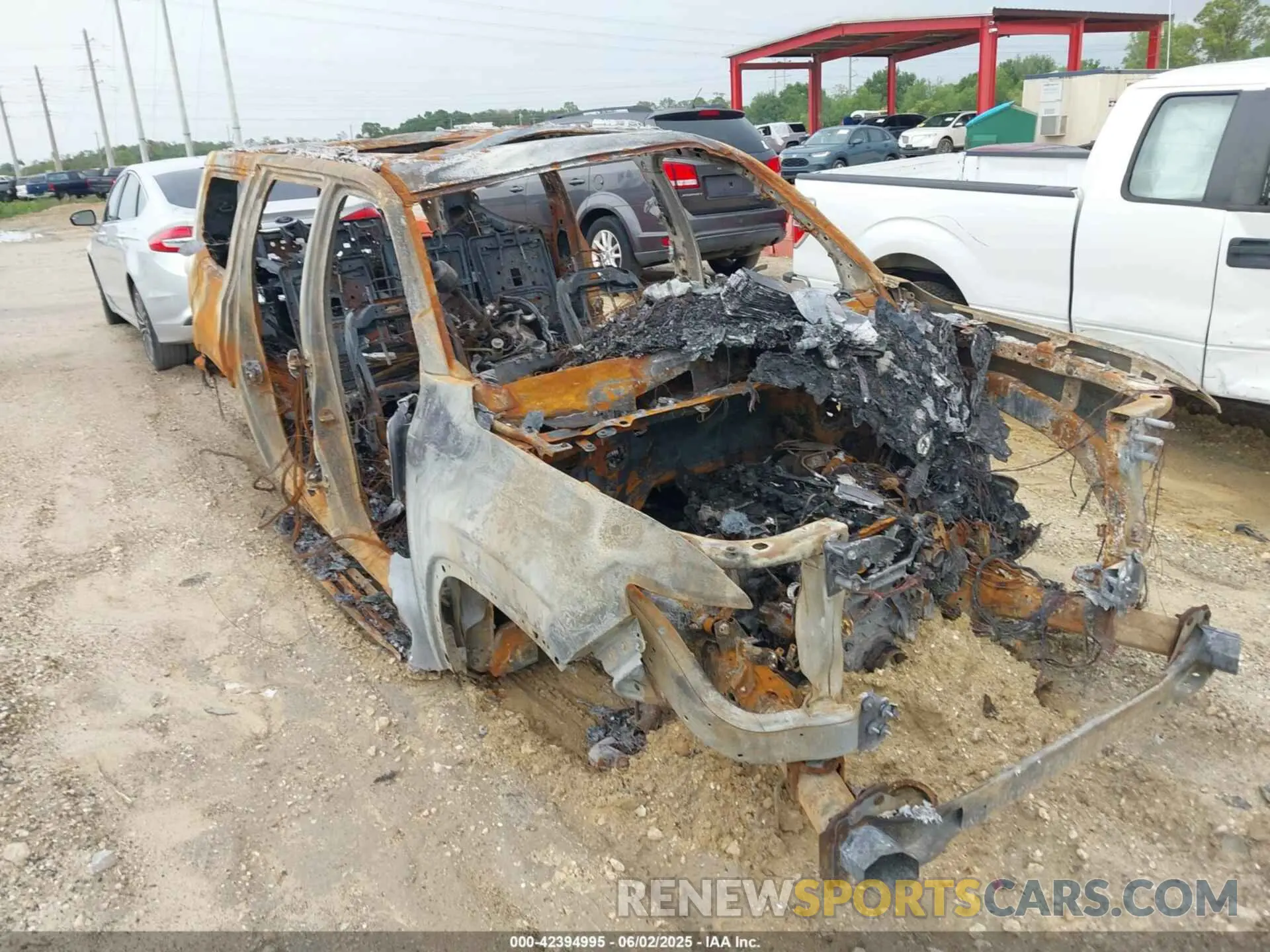 1 Photograph of a damaged car 1C4SJUAP7RS160158 JEEP WAGONEER 2024