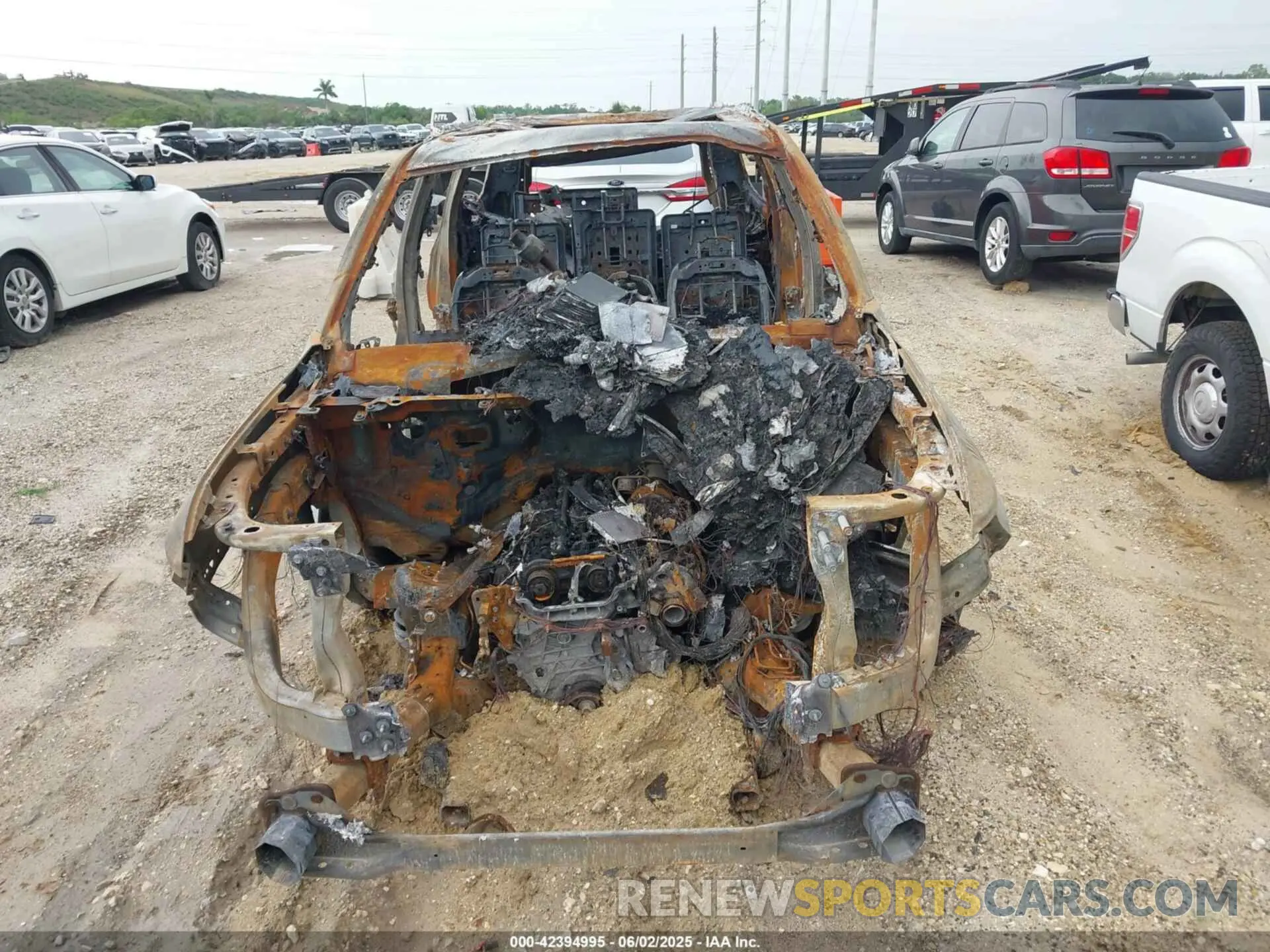 6 Photograph of a damaged car 1C4SJUAP7RS160158 JEEP WAGONEER 2024