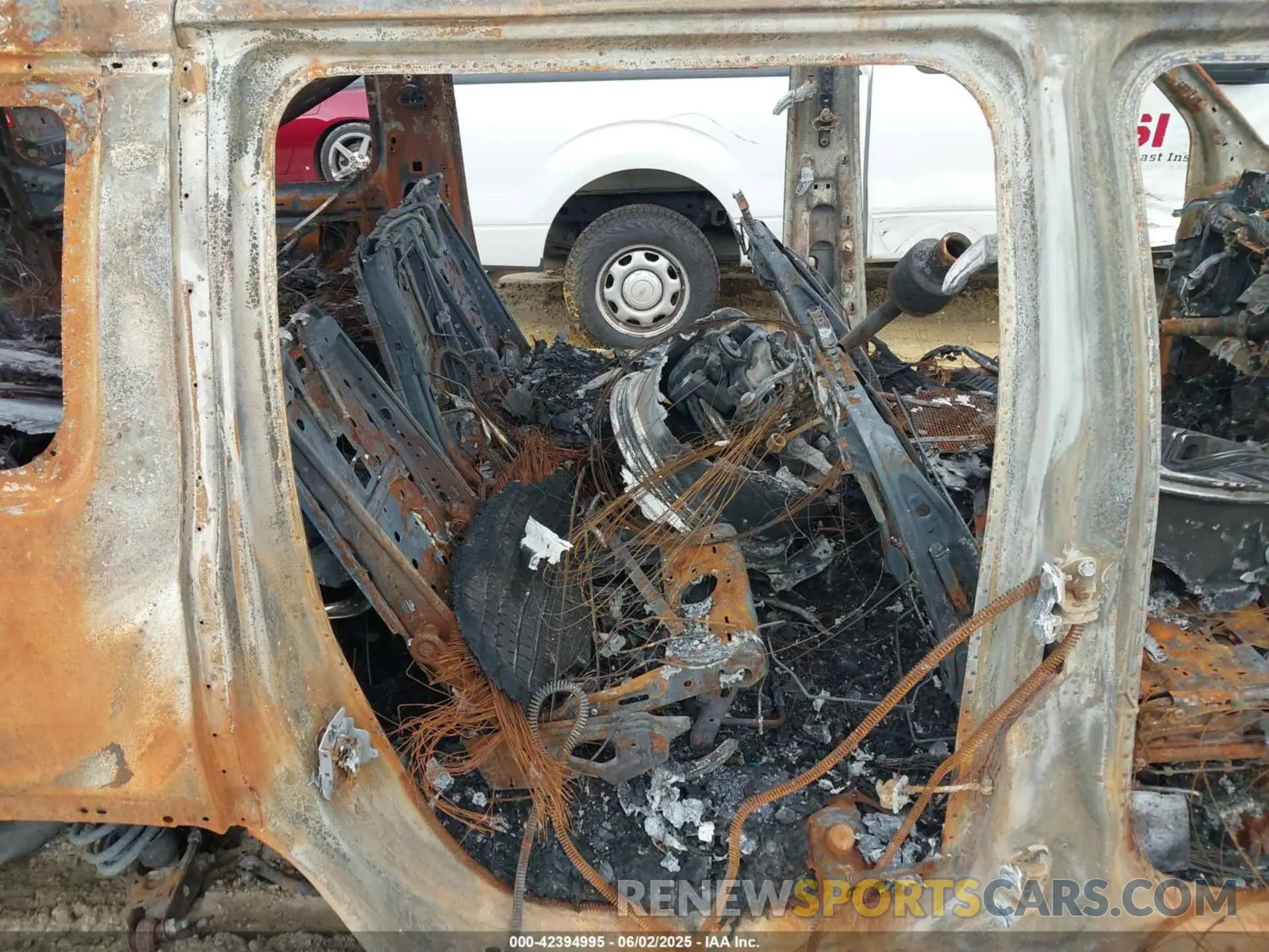 8 Photograph of a damaged car 1C4SJUAP7RS160158 JEEP WAGONEER 2024
