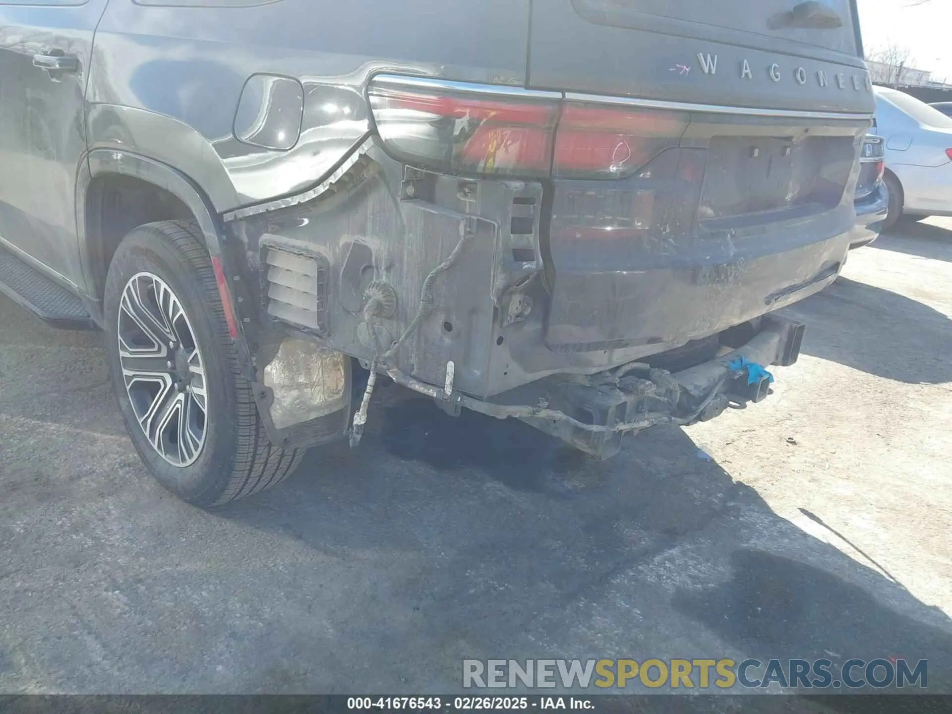 19 Photograph of a damaged car 1C4SJUBP3RS137572 JEEP WAGONEER 2024