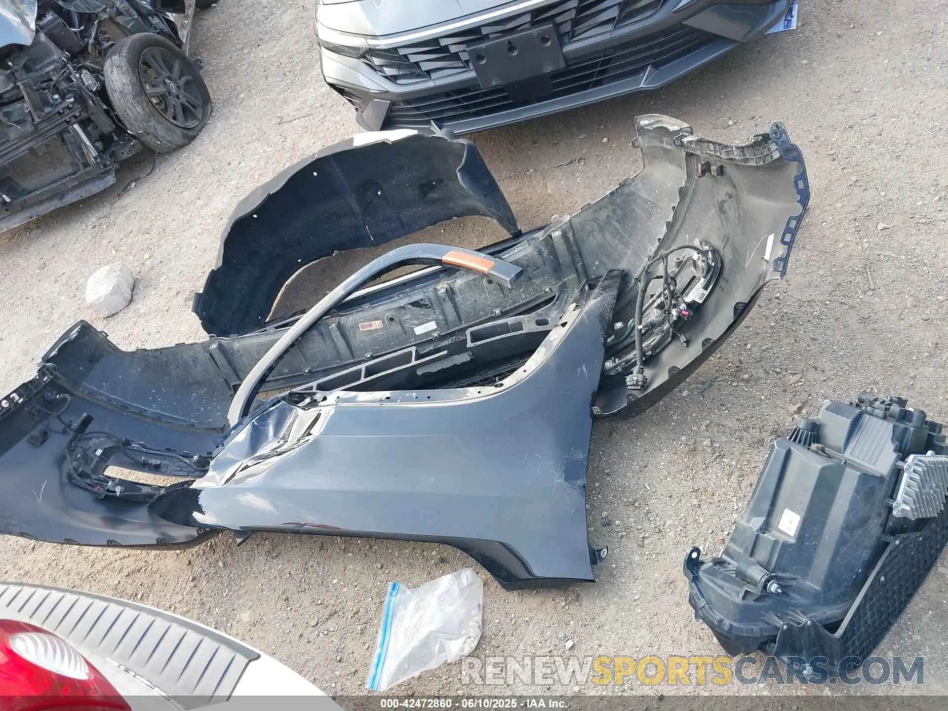 12 Photograph of a damaged car 1C4SJUBPXRS126049 JEEP WAGONEER 2024