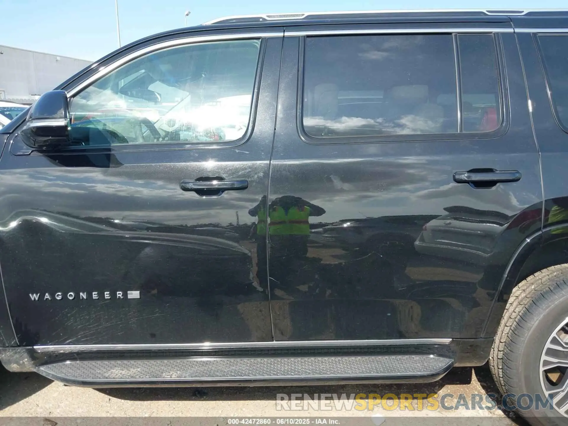 15 Photograph of a damaged car 1C4SJUBPXRS126049 JEEP WAGONEER 2024