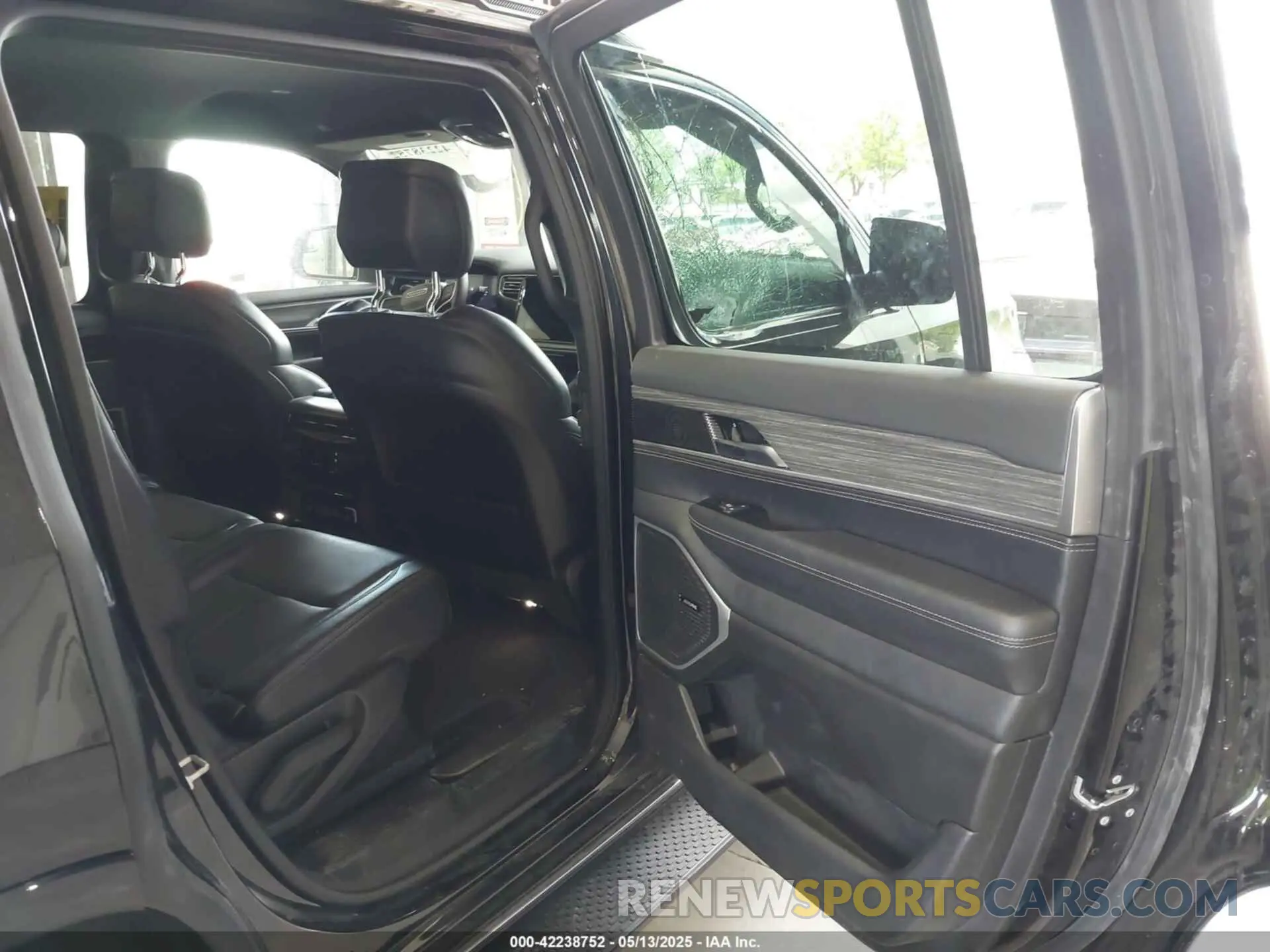8 Photograph of a damaged car 1C4SJVBP7RS164876 JEEP WAGONEER 2024