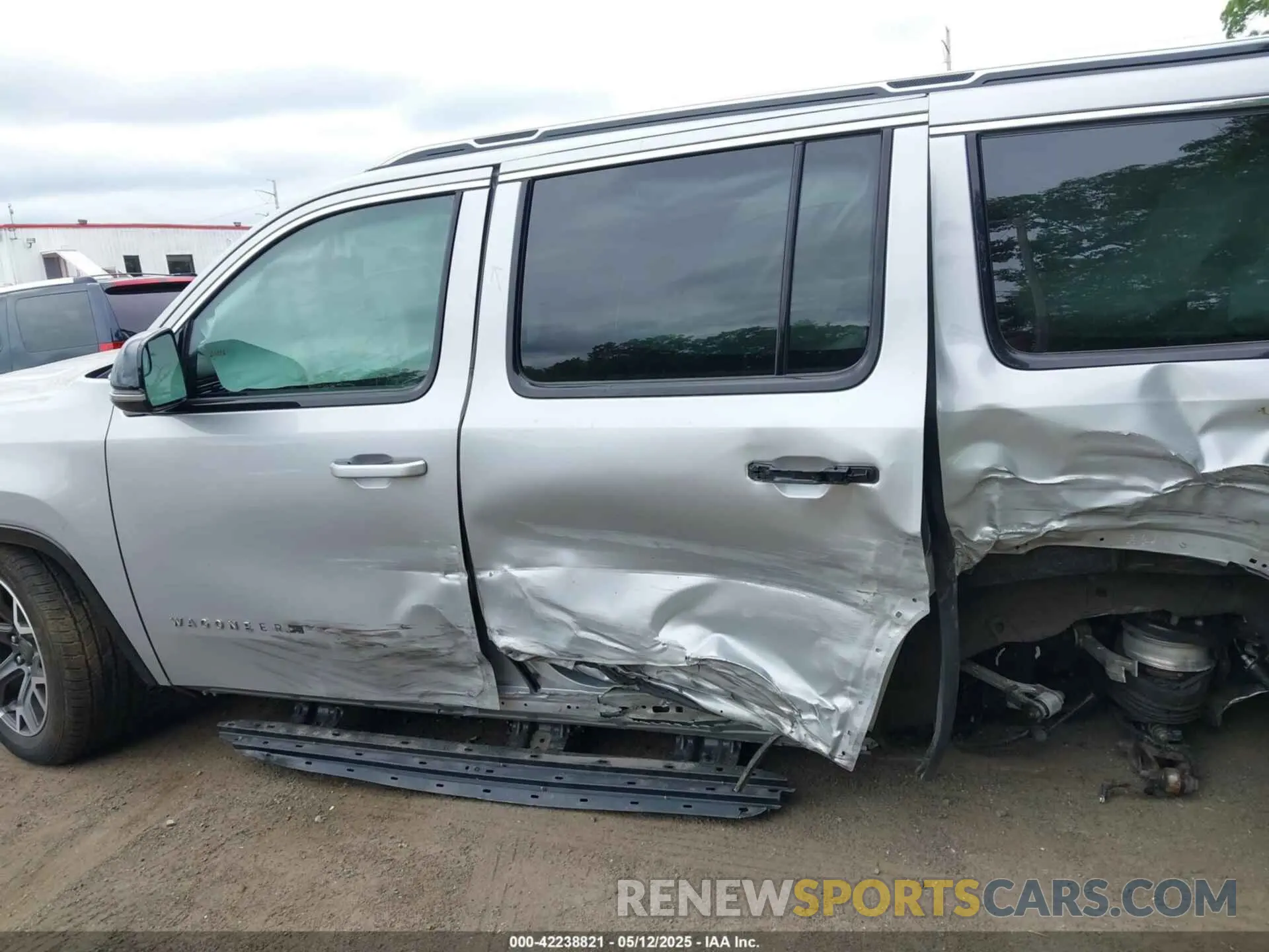 14 Photograph of a damaged car 1C4SJVDP8RS171557 JEEP WAGONEER 2024