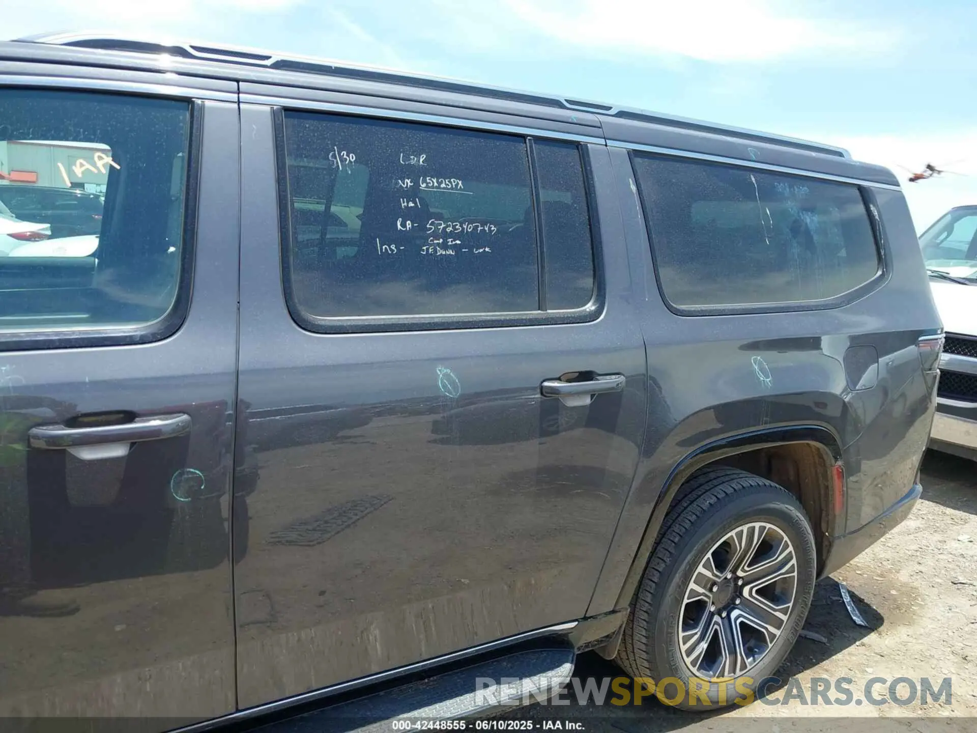 14 Photograph of a damaged car 1C4SJRBP2RS177770 JEEP WAGONEER L 2024