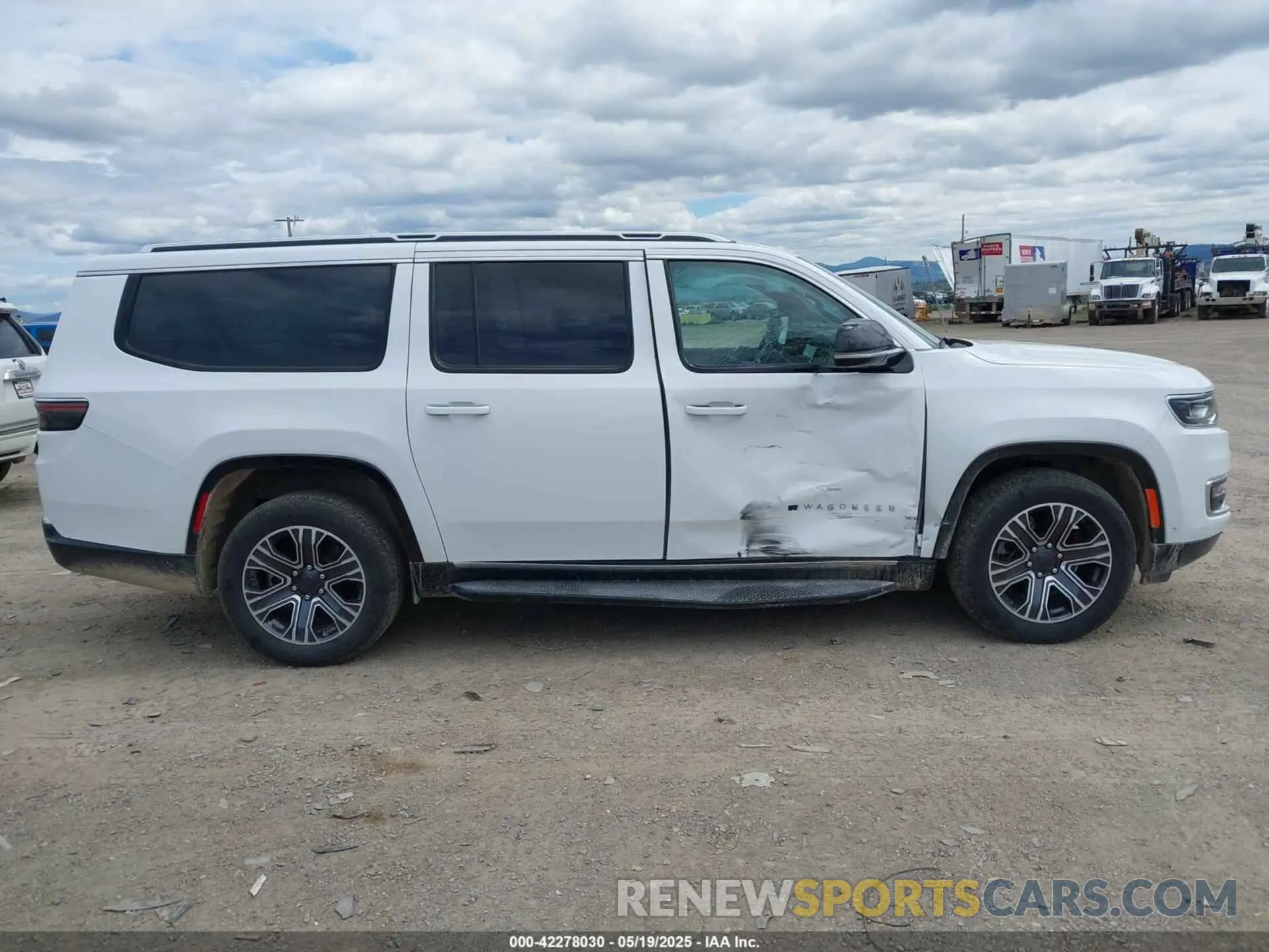 13 Photograph of a damaged car 1C4SJSBP5RS131017 JEEP WAGONEER L 2024