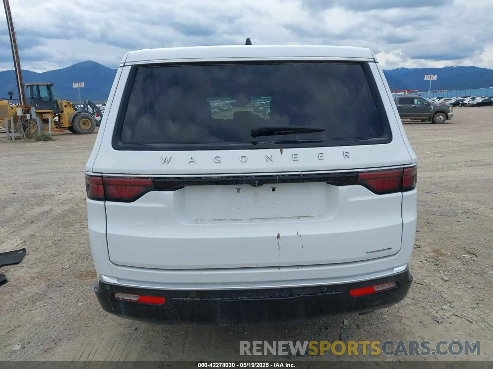 16 Photograph of a damaged car 1C4SJSBP5RS131017 JEEP WAGONEER L 2024