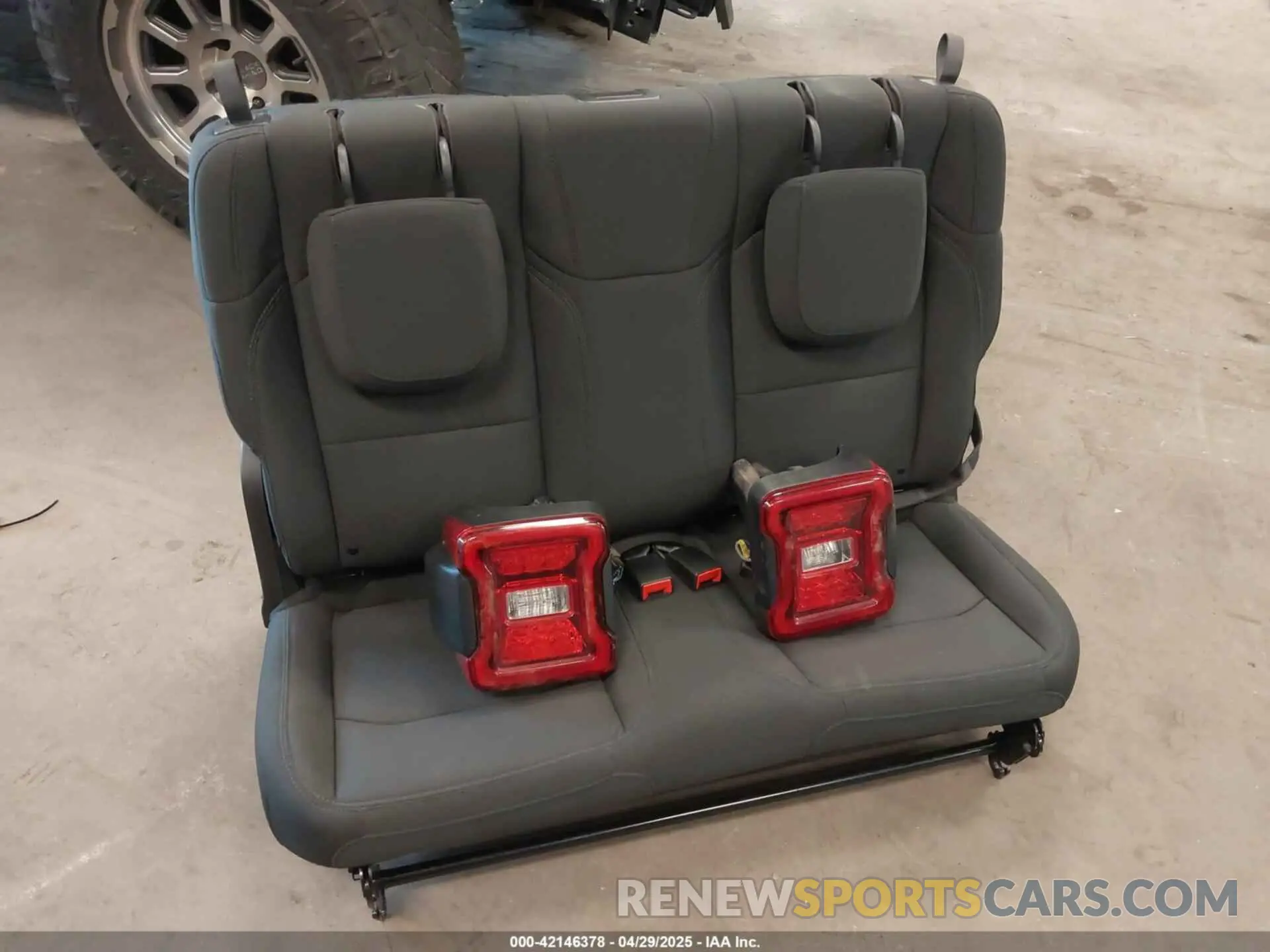 12 Photograph of a damaged car 1C4GJXAN4KW545438 JEEP WRANGLER 2019