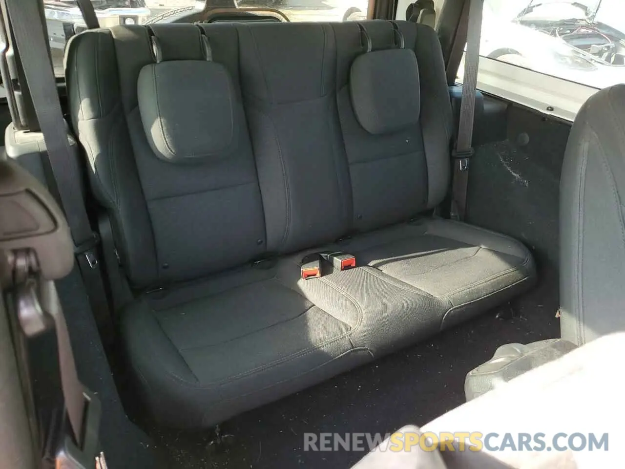 10 Photograph of a damaged car 1C4HJXAN0KW640759 JEEP WRANGLER 2019