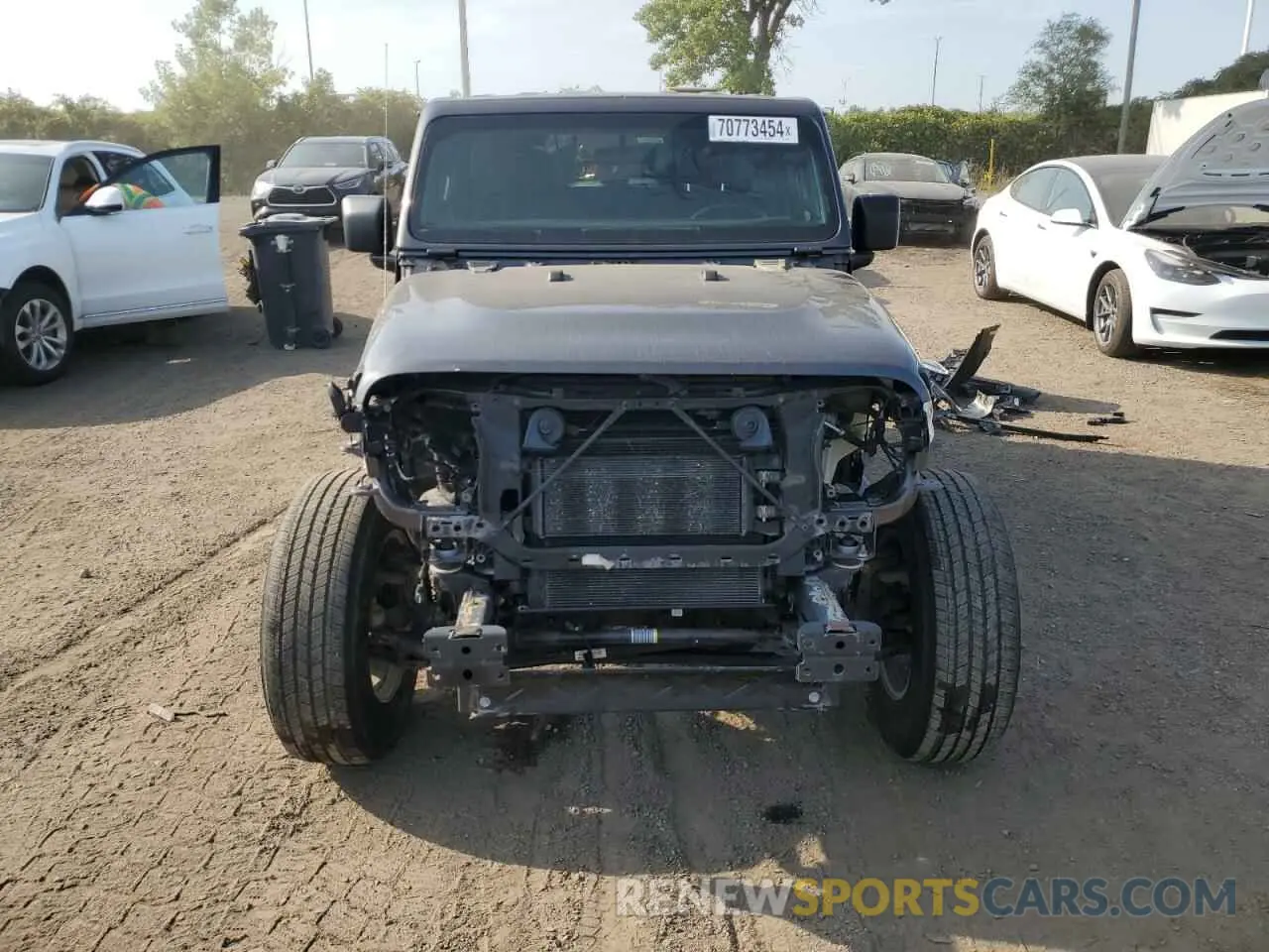 5 Photograph of a damaged car 1C4HJXAN0KW640759 JEEP WRANGLER 2019