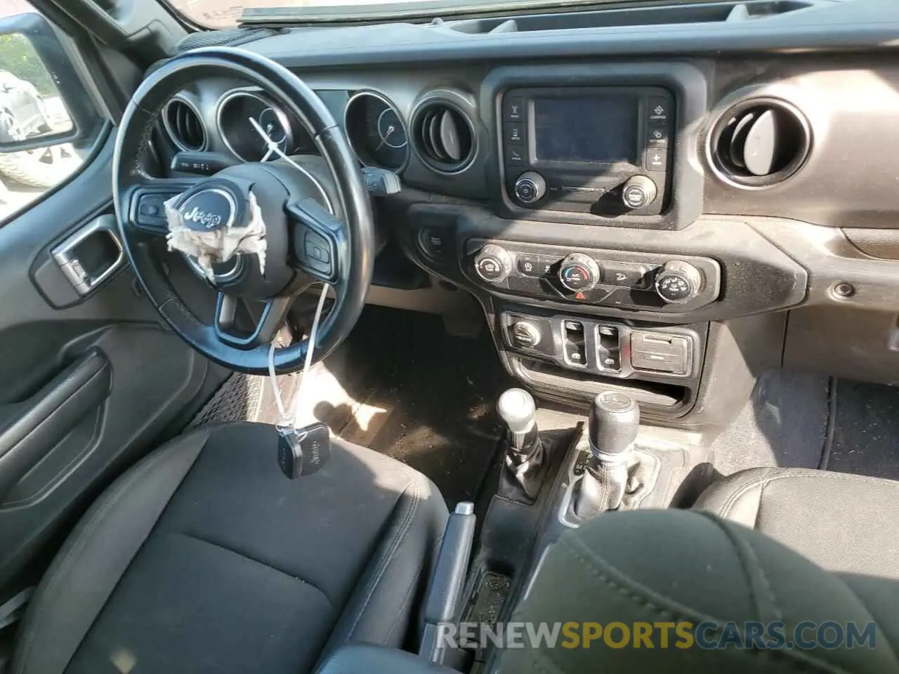 8 Photograph of a damaged car 1C4HJXAN0KW640759 JEEP WRANGLER 2019