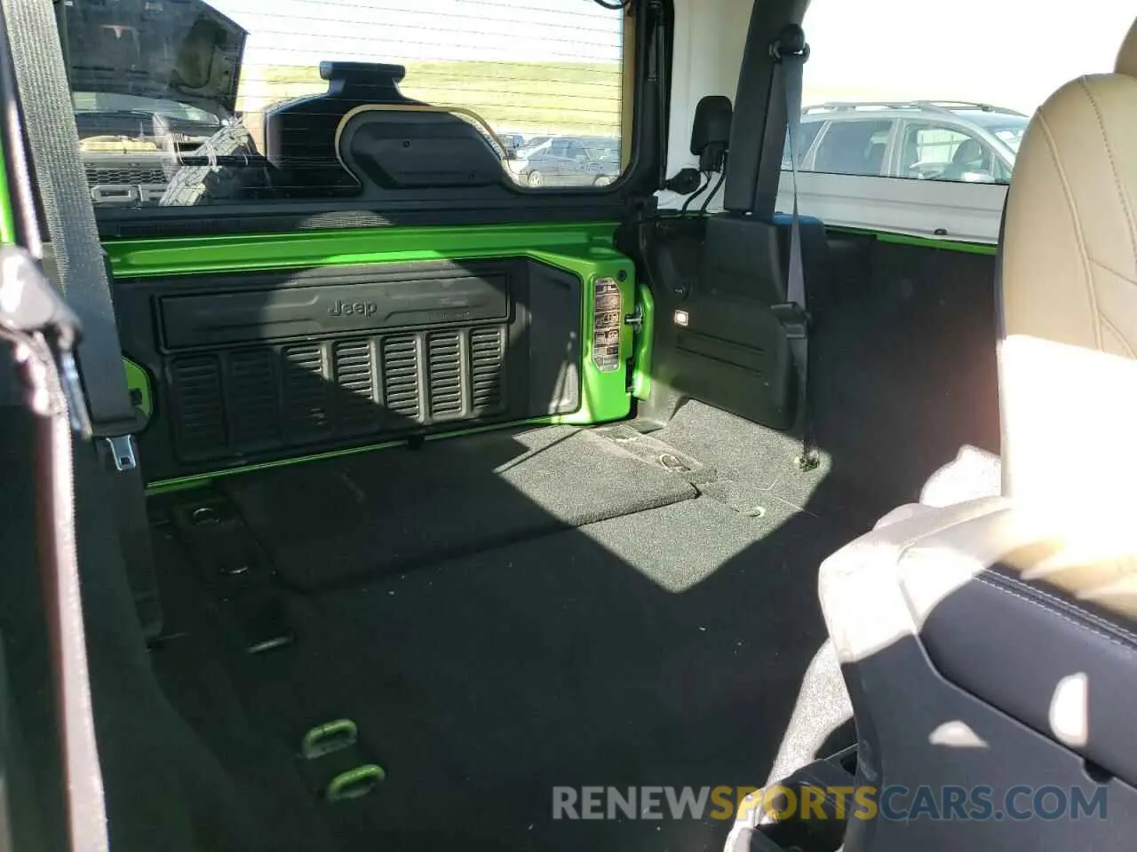 11 Photograph of a damaged car 1C4HJXCG8KW655699 JEEP WRANGLER 2019