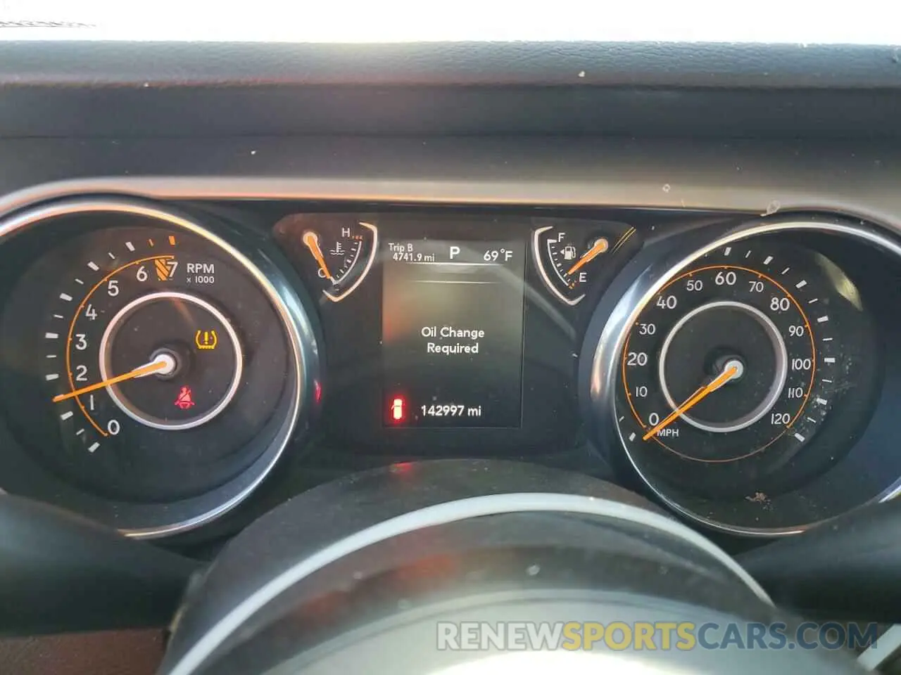 9 Photograph of a damaged car 1C4HJXDG6KW518629 JEEP WRANGLER 2019