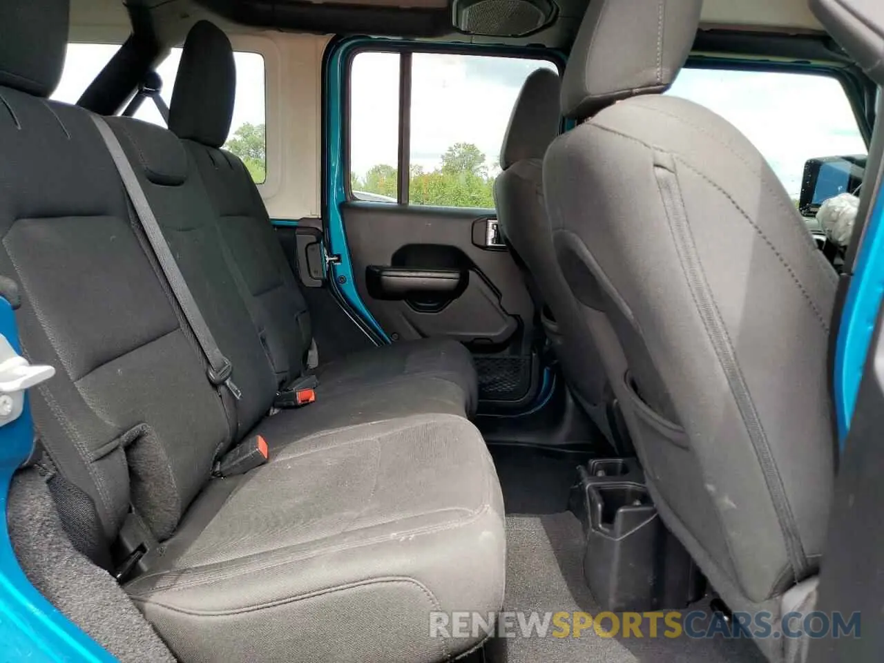 10 Photograph of a damaged car 1C4HJXDG6KW628516 JEEP WRANGLER 2019