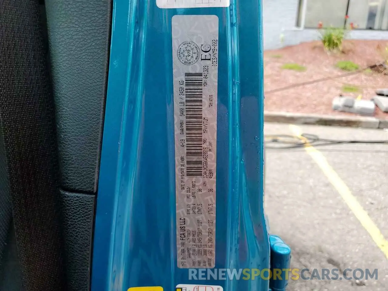 13 Photograph of a damaged car 1C4HJXDG6KW628516 JEEP WRANGLER 2019