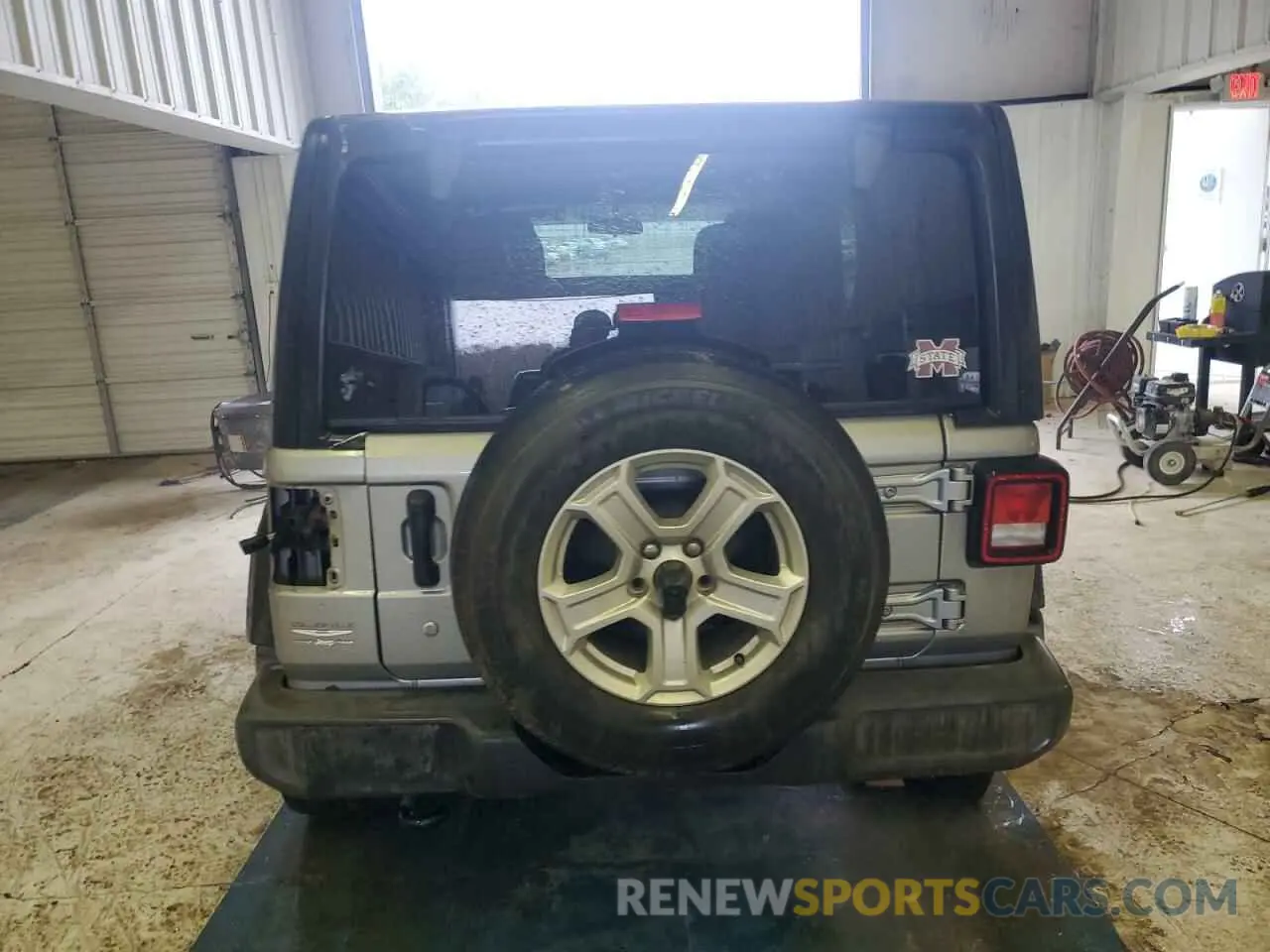 6 Photograph of a damaged car 1C4HJXDG7KW536265 JEEP WRANGLER 2019