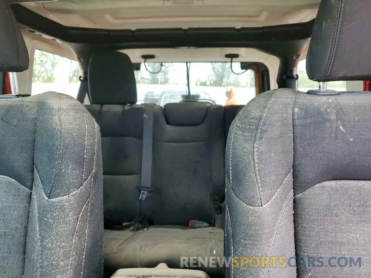 10 Photograph of a damaged car 1C4HJXDG8KW612589 JEEP WRANGLER 2019