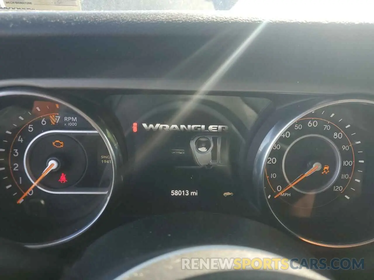 9 Photograph of a damaged car 1C4HJXDGXKW530346 JEEP WRANGLER 2019