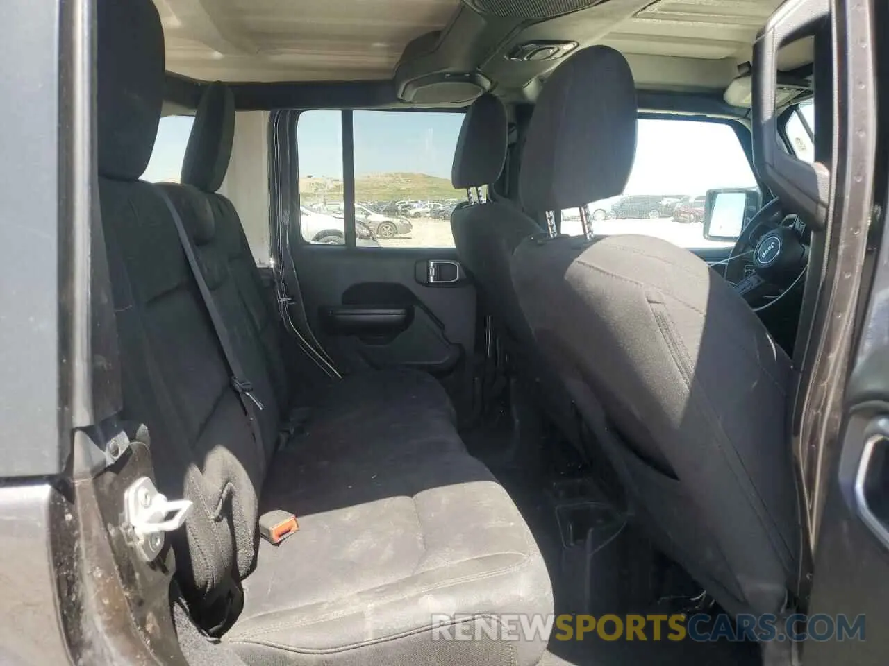 10 Photograph of a damaged car 1C4HJXDN0KW643866 JEEP WRANGLER 2019