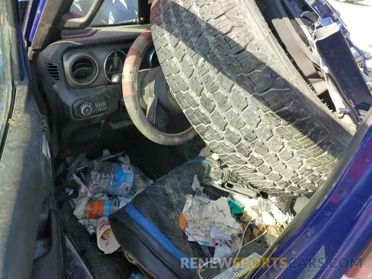 8 Photograph of a damaged car 1C4HJXDN5KW622995 JEEP WRANGLER 2019