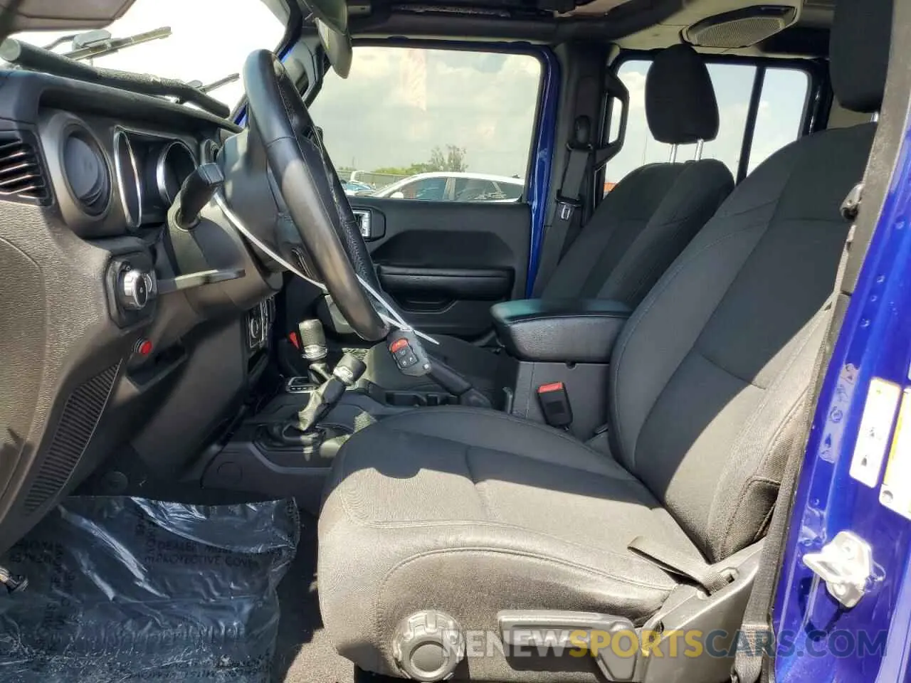 7 Photograph of a damaged car 1C4HJXDN7KW532960 JEEP WRANGLER 2019